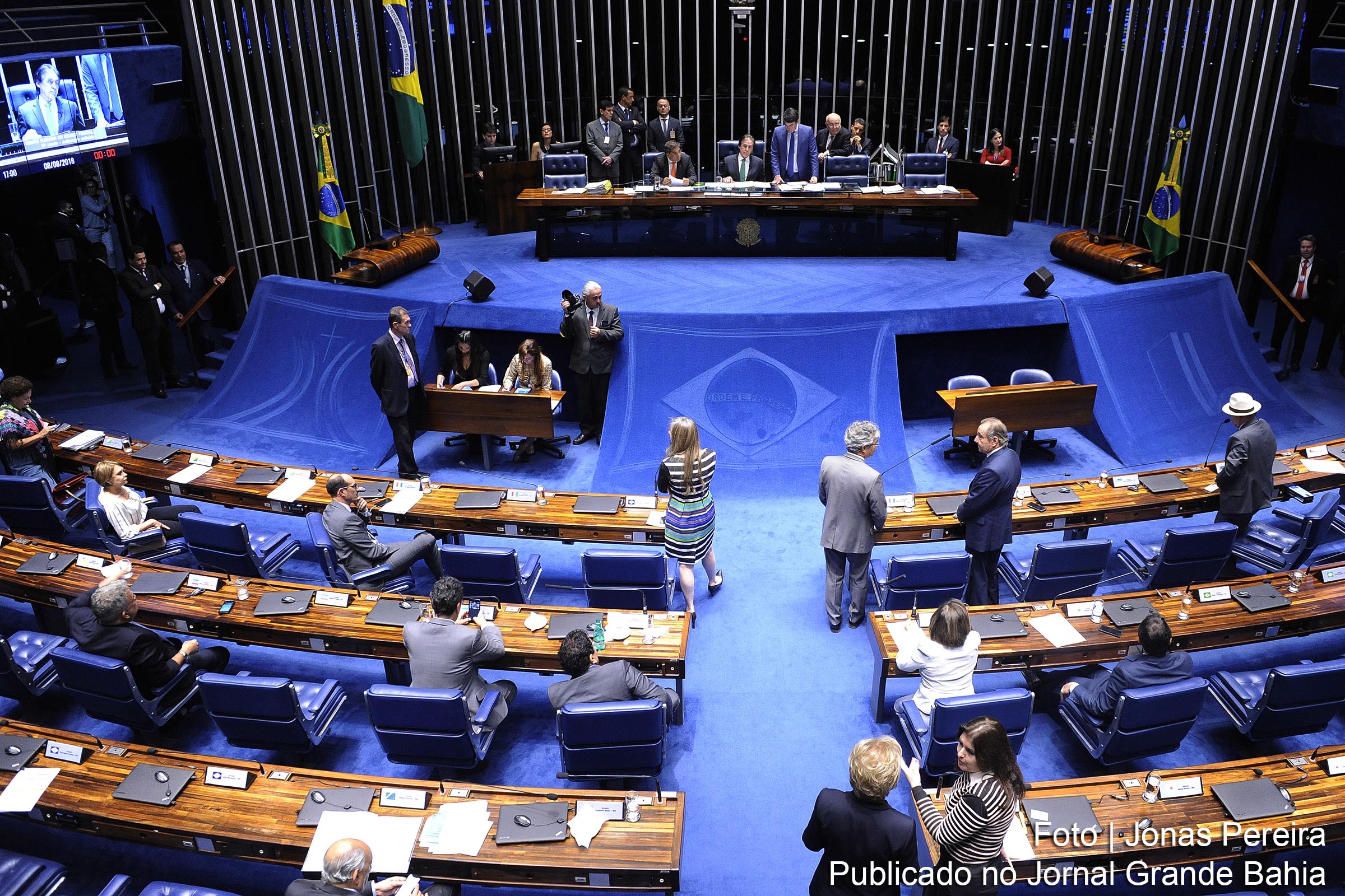 Senadores reagem à proposta de aumento do salário de ministros do STF