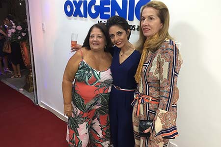 A diretora da Oxigênio Viagens e Turismo Thais Ribeiro, ladeada por sua mãe Vera Lúcia Ribeiro e pela sogra Maria Lucia Cavalcanti.