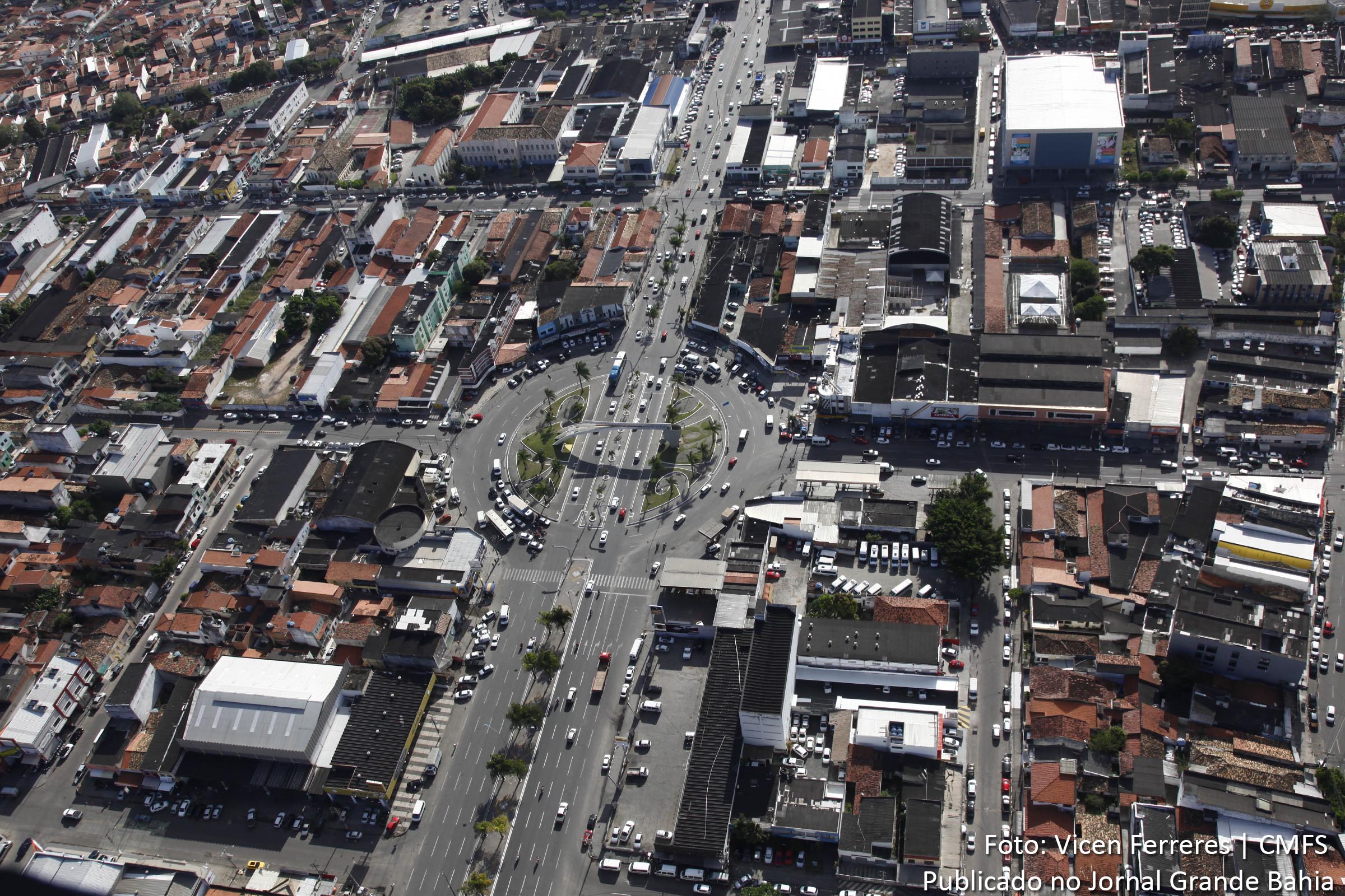 Vista aérea da Praça Jackson do Amauri, em Feira de Santana. Violência mobiliza população em protesto.