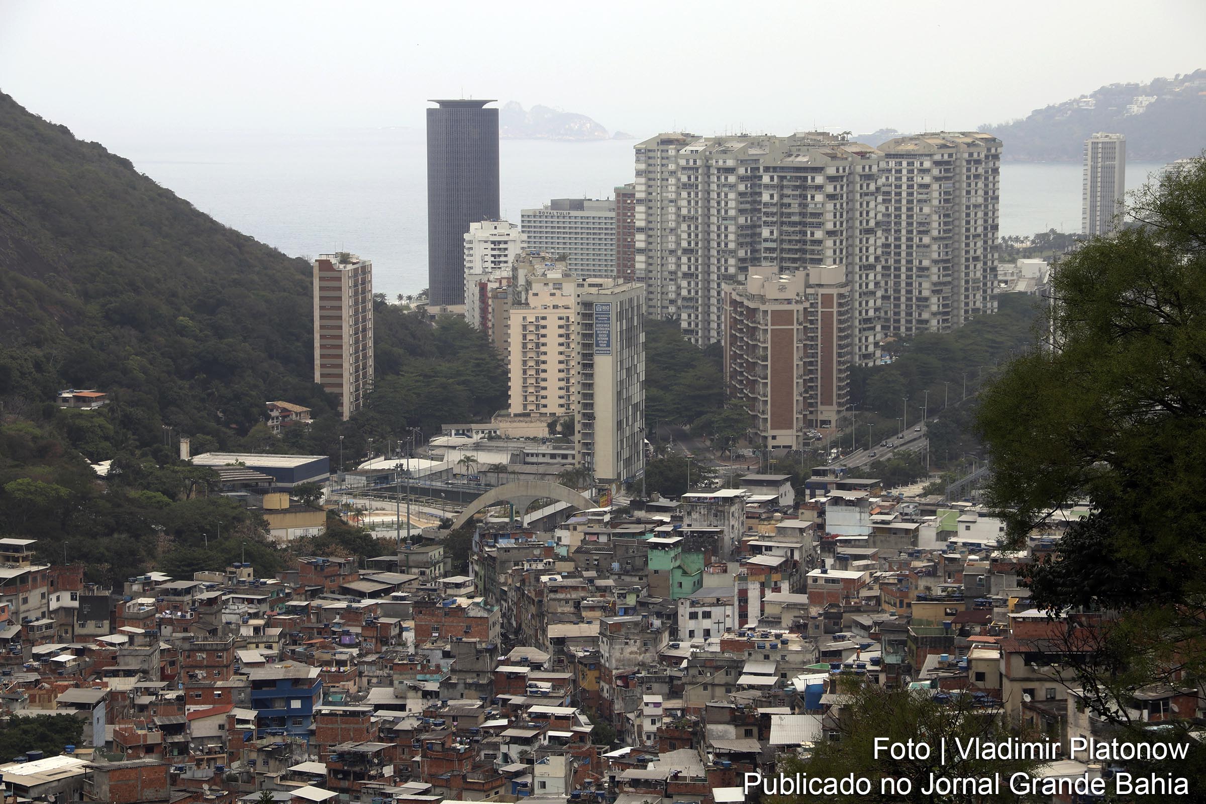 Vista parcial da cidade do Rio de Janeiro, desigualdade é elevada no país.