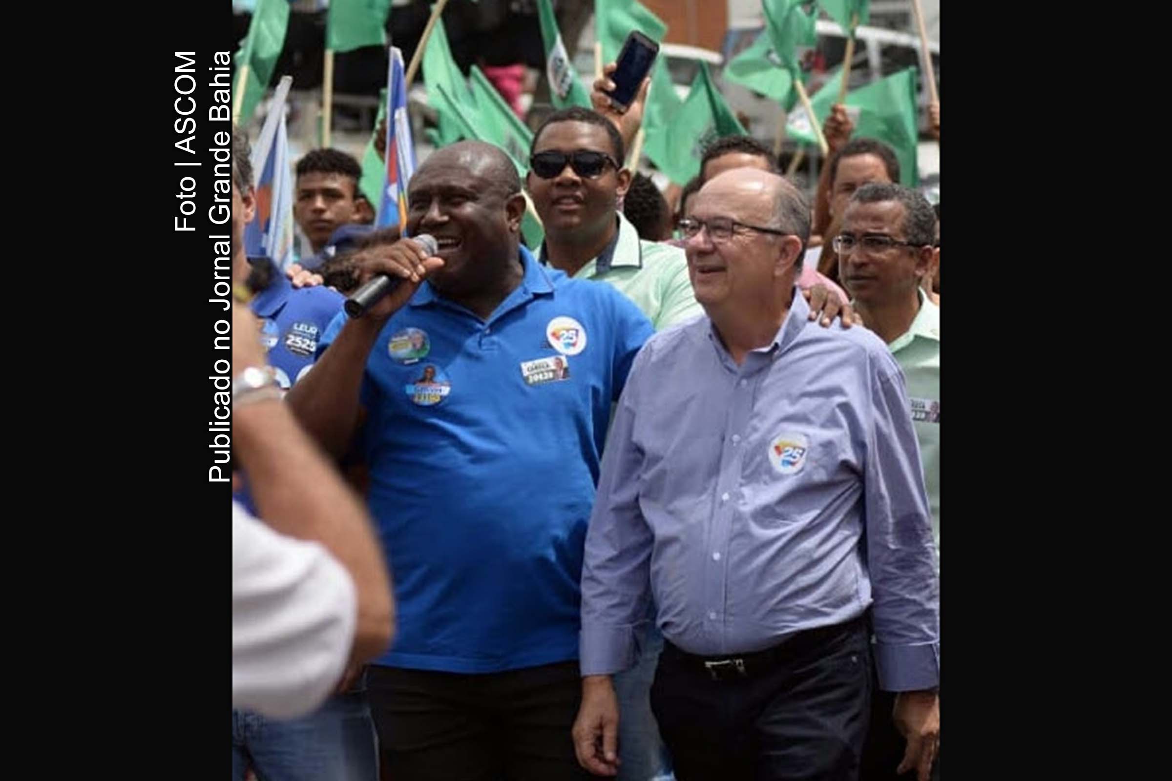 Antônio Lázaro (Irmão Lázaro) e José Ronaldo em ato de campanha eleitoral.