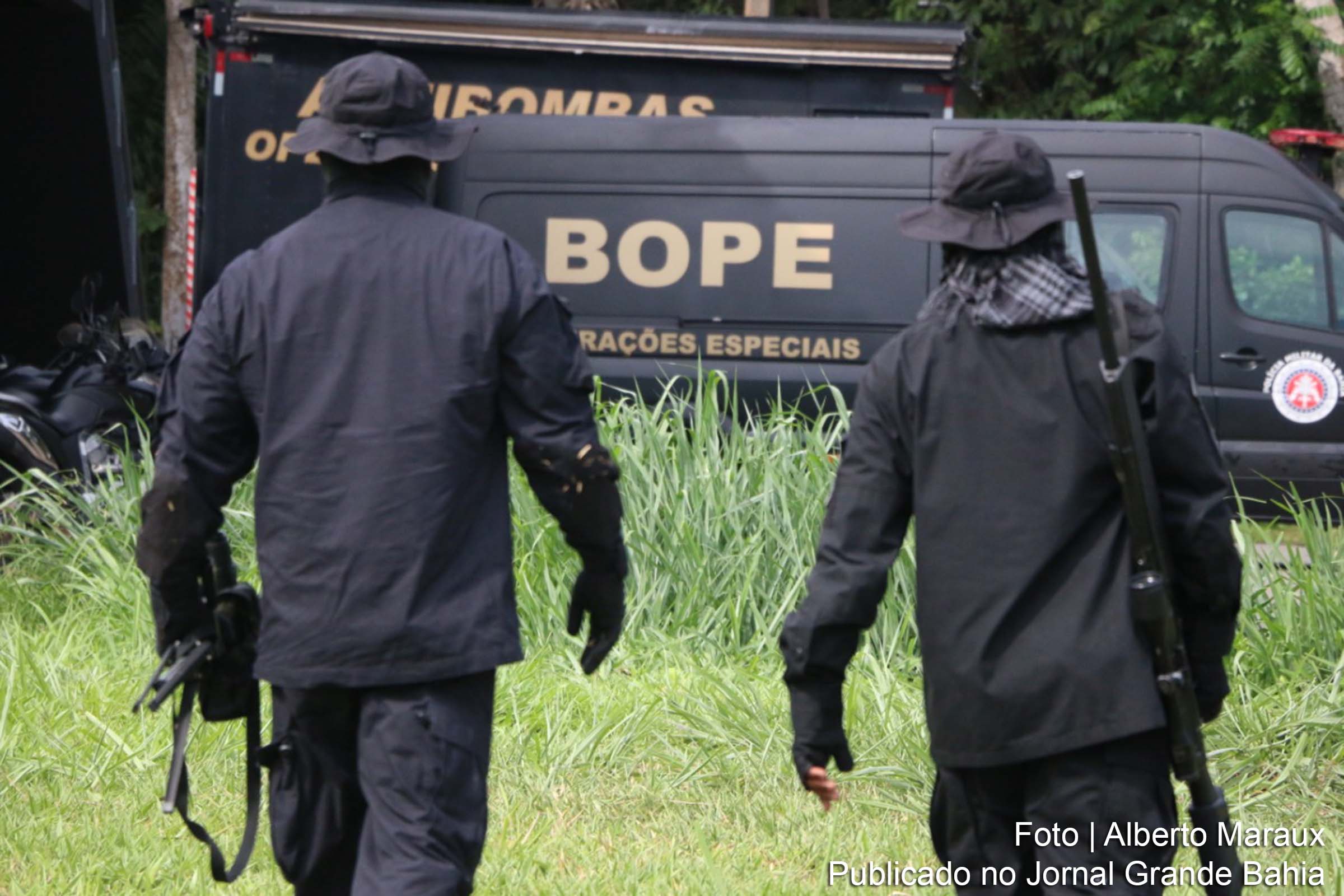 Cinco criminosos morrem em confronto com o Batalhão de Operações Policiais Especiais.