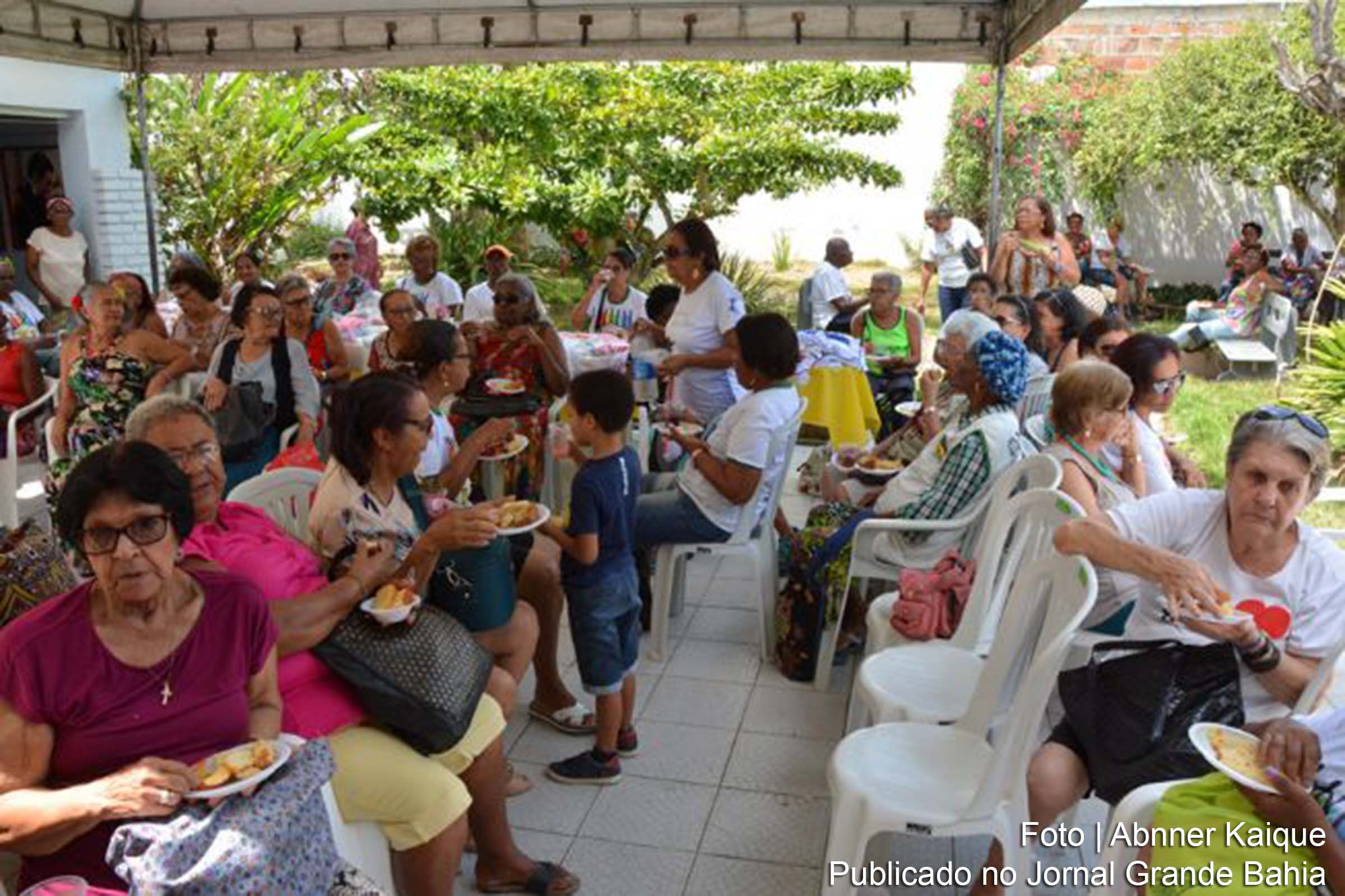 Centro de Convivência Dona Zazinha Cerqueira realiza comemorações pela chegada da primavera.