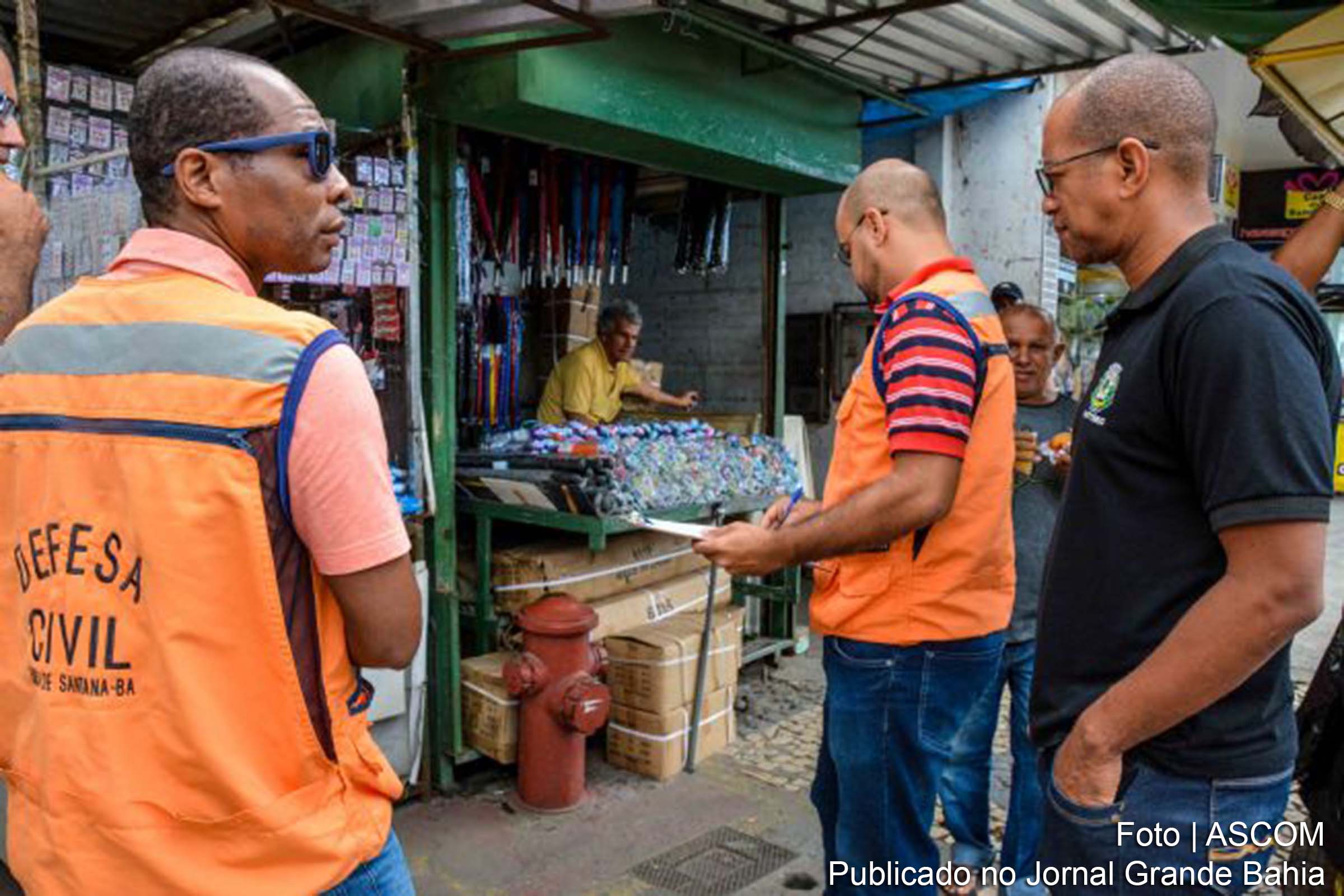 Secretaria de Trabalho, Turismo e Desenvolvimento Econômico e Defesa Civil realizam levantamento sobre locais que possuem risco de incêndio.