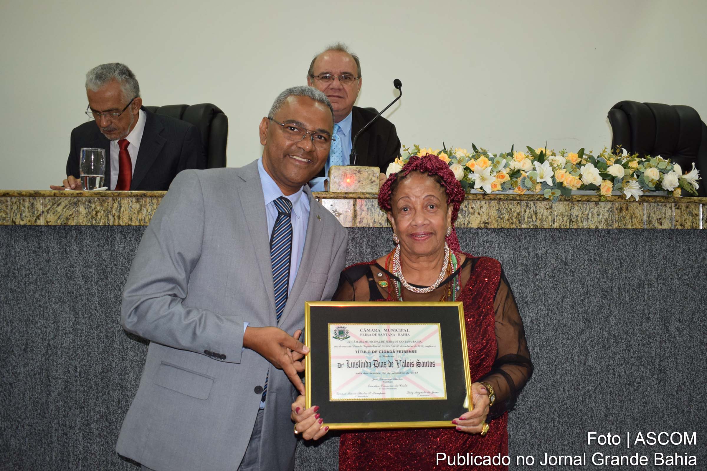 Câmara Municipal de Feira de Santana promove sessão solene em comemoração ao Dia da Beleza Negra; ex-ministra Luislinda de Valois é homenageada