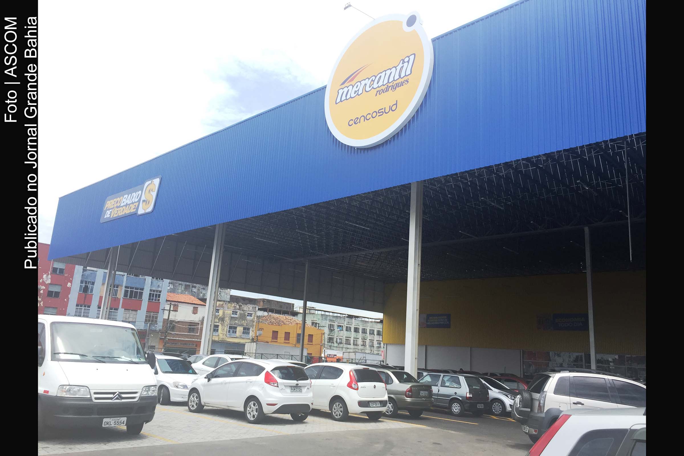 Fachada do Mercantil Rodrigues Calçada, em Salvador.