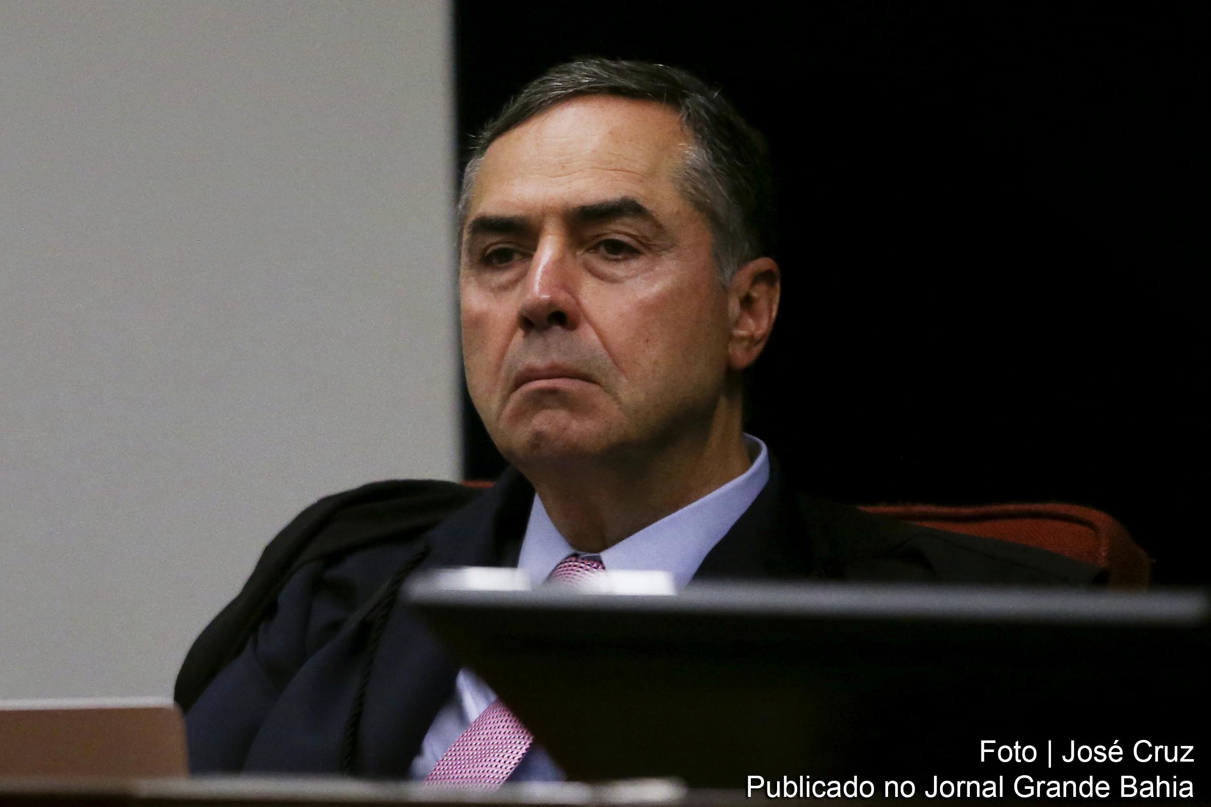 Magistrado de perfil reacionário e que atua contra os direitos humanos, Luís Roberto Barroso, vice-presidente do TSE, reforçou proibição do uso do nome de Luiz Inácio Lula da Silva como candidato à Presidência da República.