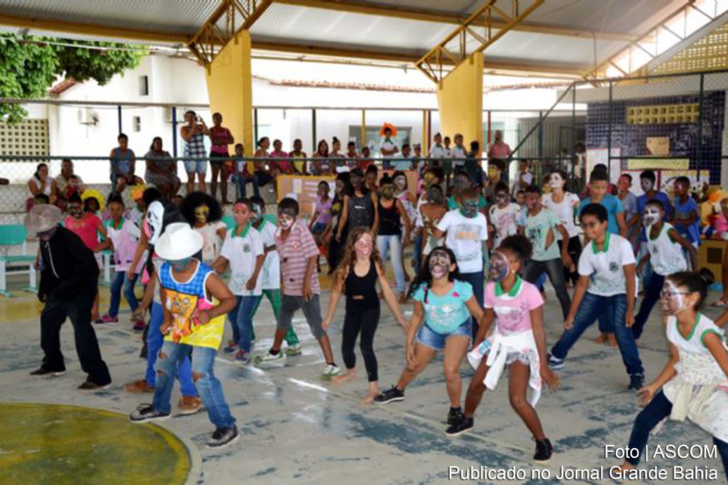 Estudantes da Escola Municipal Dr. João Duarte Guimarães participam do projeto ‘Na JDG, ler e criar é só começar’.