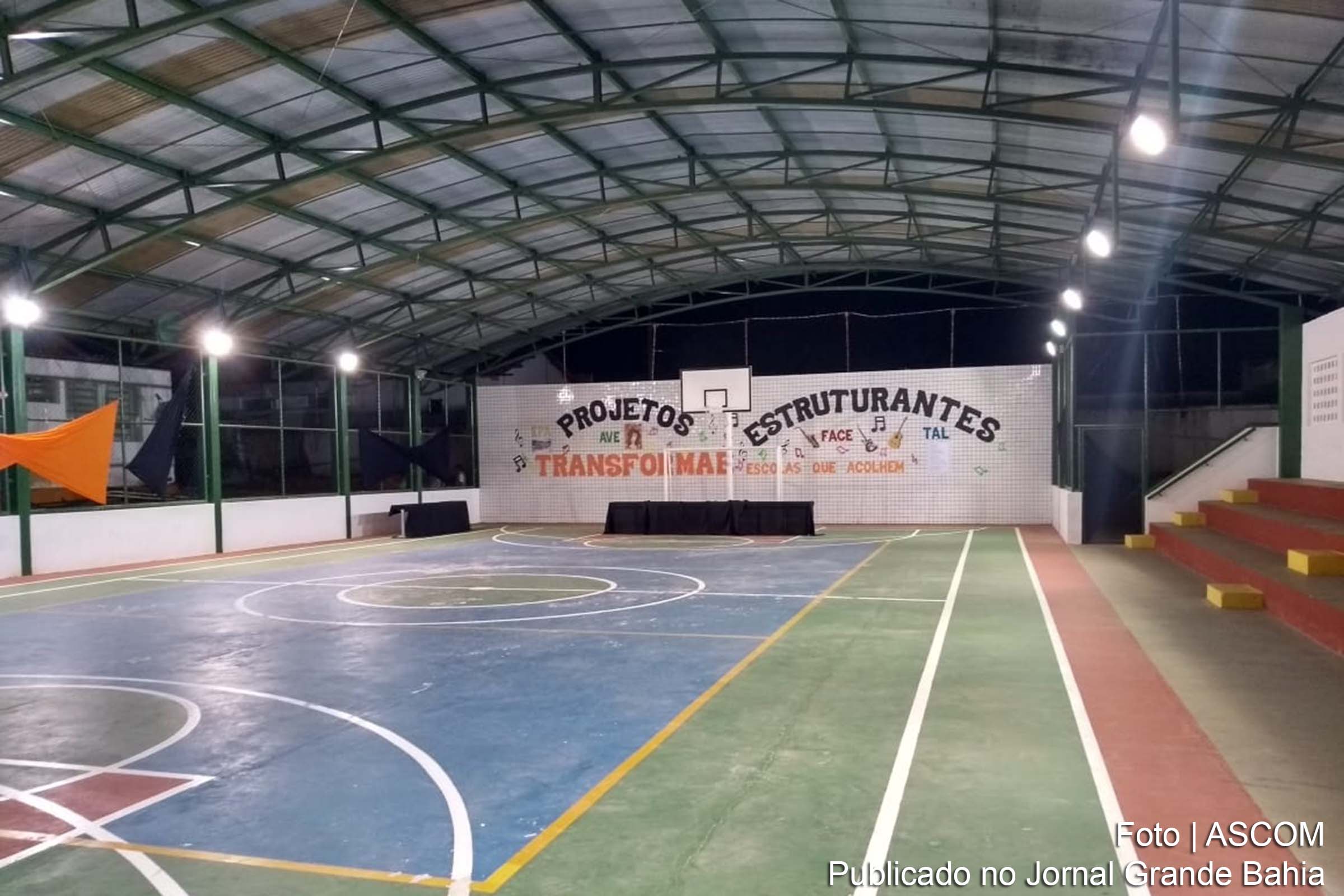 Quadra poliesportiva do Colégio Estadual Rômulo Galvão recebe cobertura.