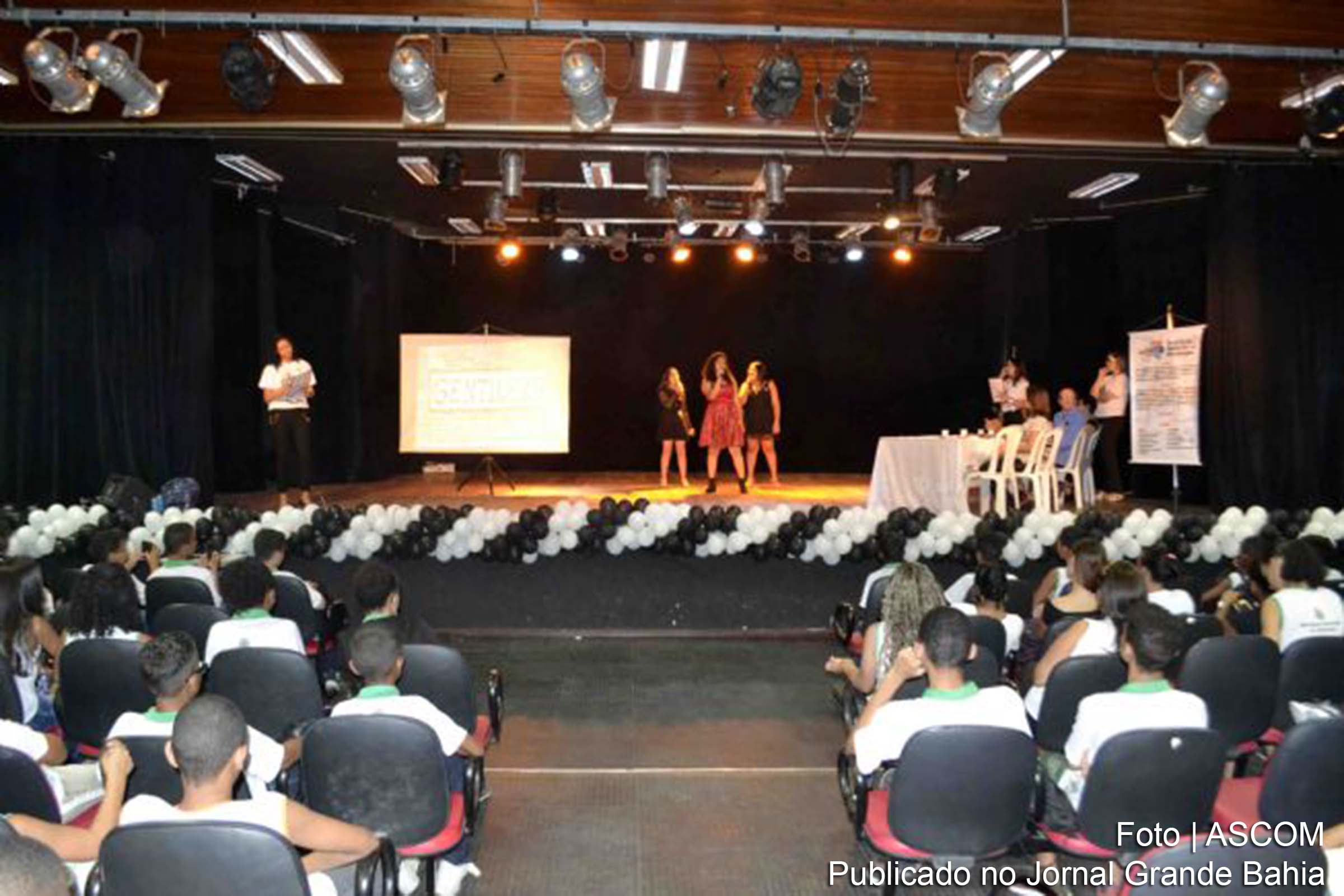 Estudantes participam da terceira edição do ‘Educavídeo: aqui tem festival audiovisual’.