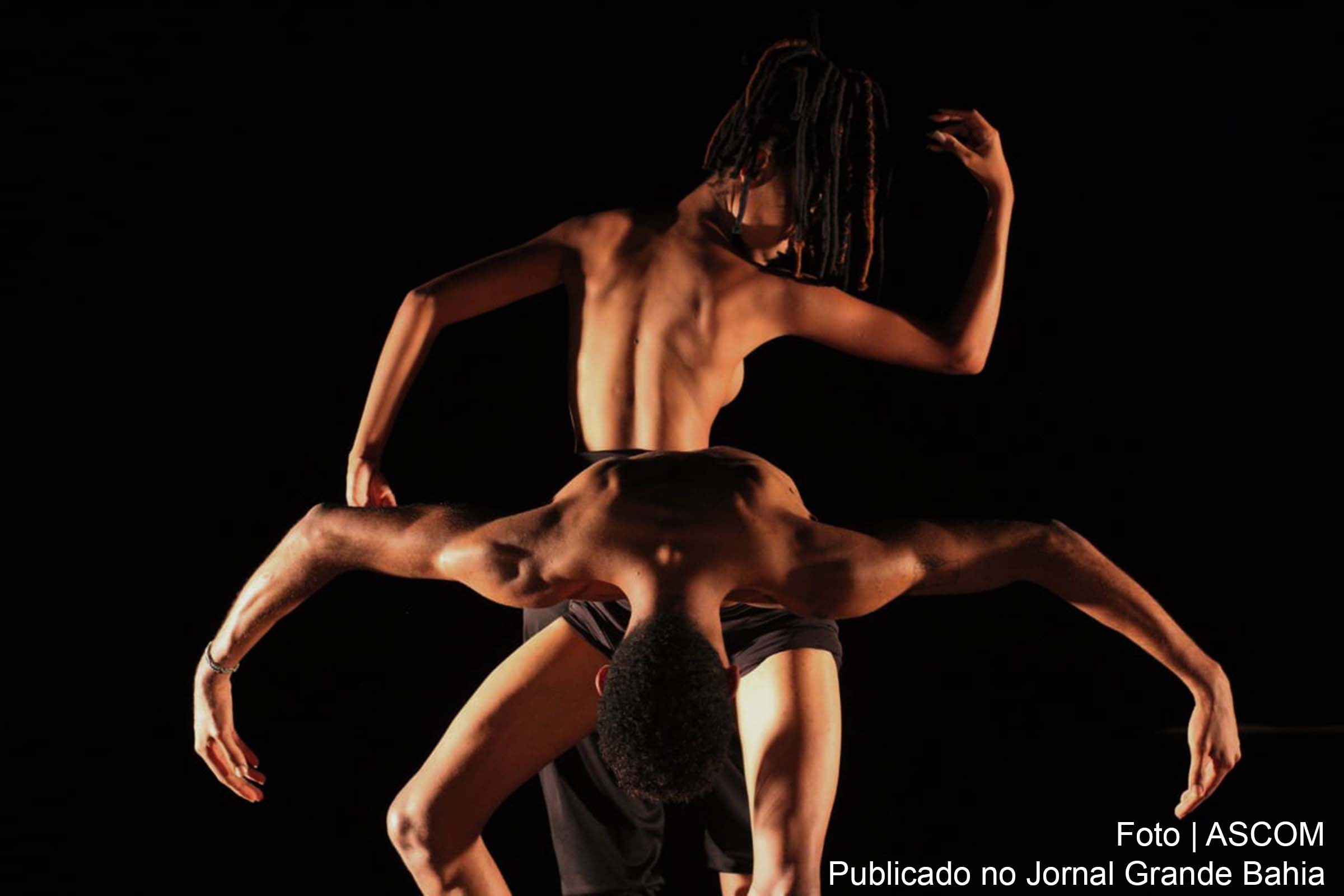 Apresentação do espetáculo de dança 'V.E.R.T.E-Bras'.