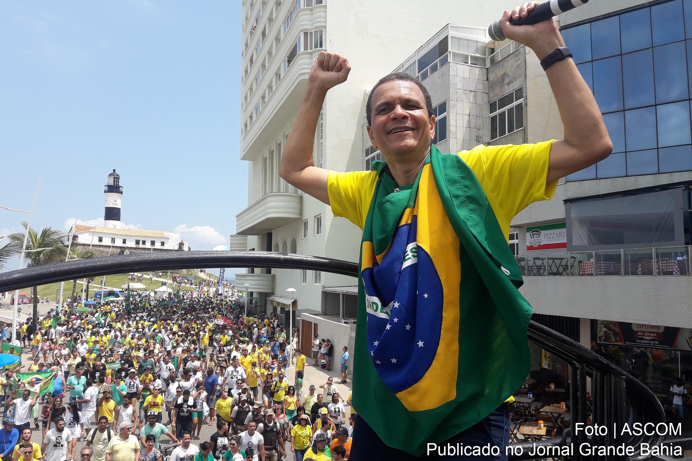 Cláudio Silva anunciou que vai deixar o PHS e lamentou o fato do presidente estadual da legenda ter aderido ao governo Rui Costa. “Júnior Muniz integrava os quadros da Prefeitura de Salvador”, disse.
