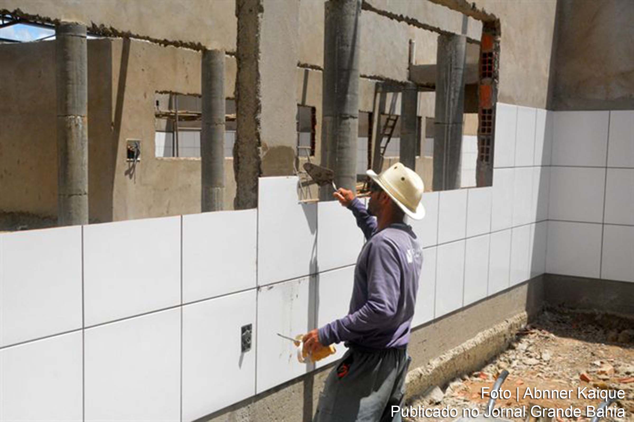 Escola está construindo na comunidade de Água Grande, distrito de Maria Quitéria.