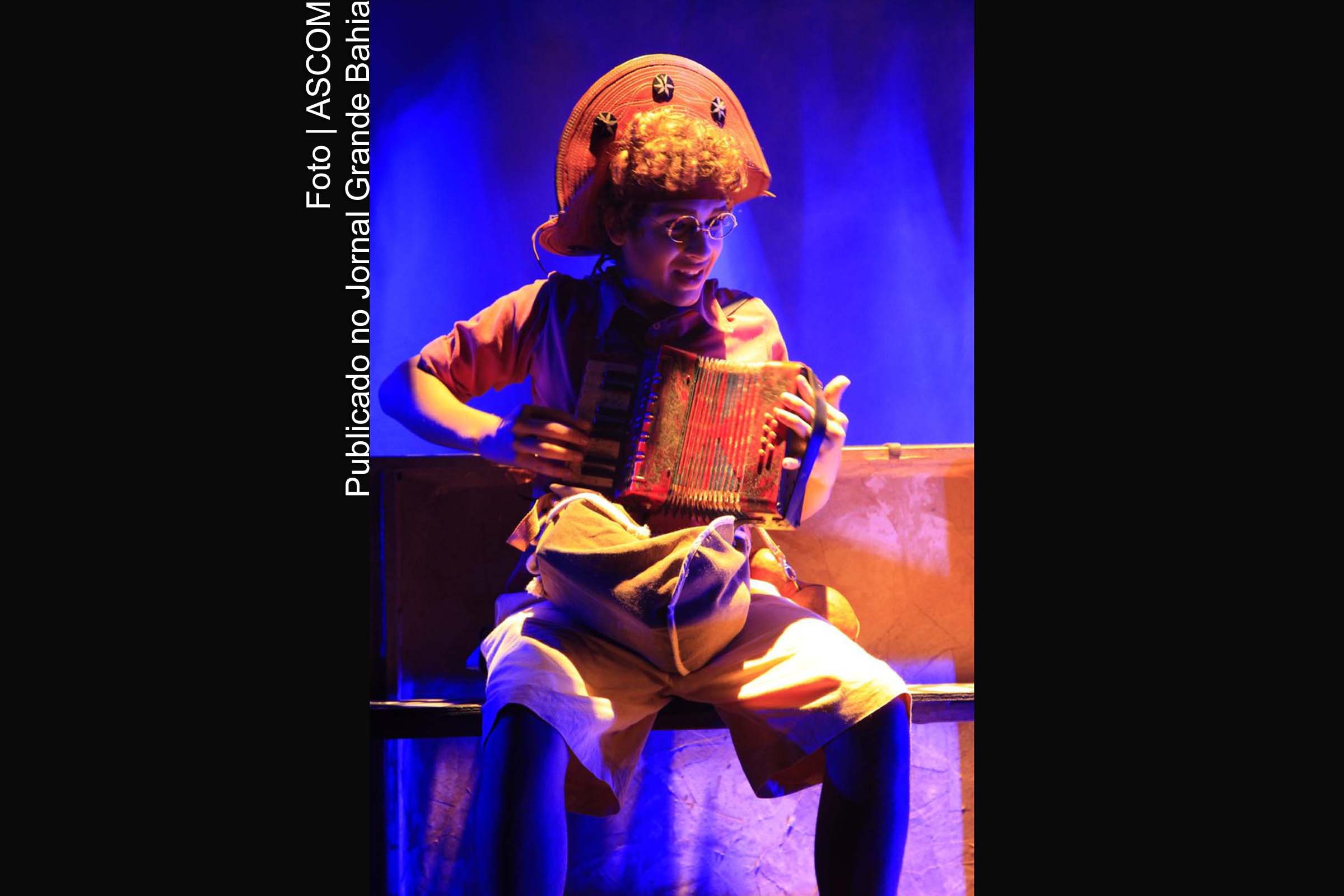 Espetáculo 'Virgulino Menino, Futuro Lampião’ faz única apresentação no Domingo tem Teatro.