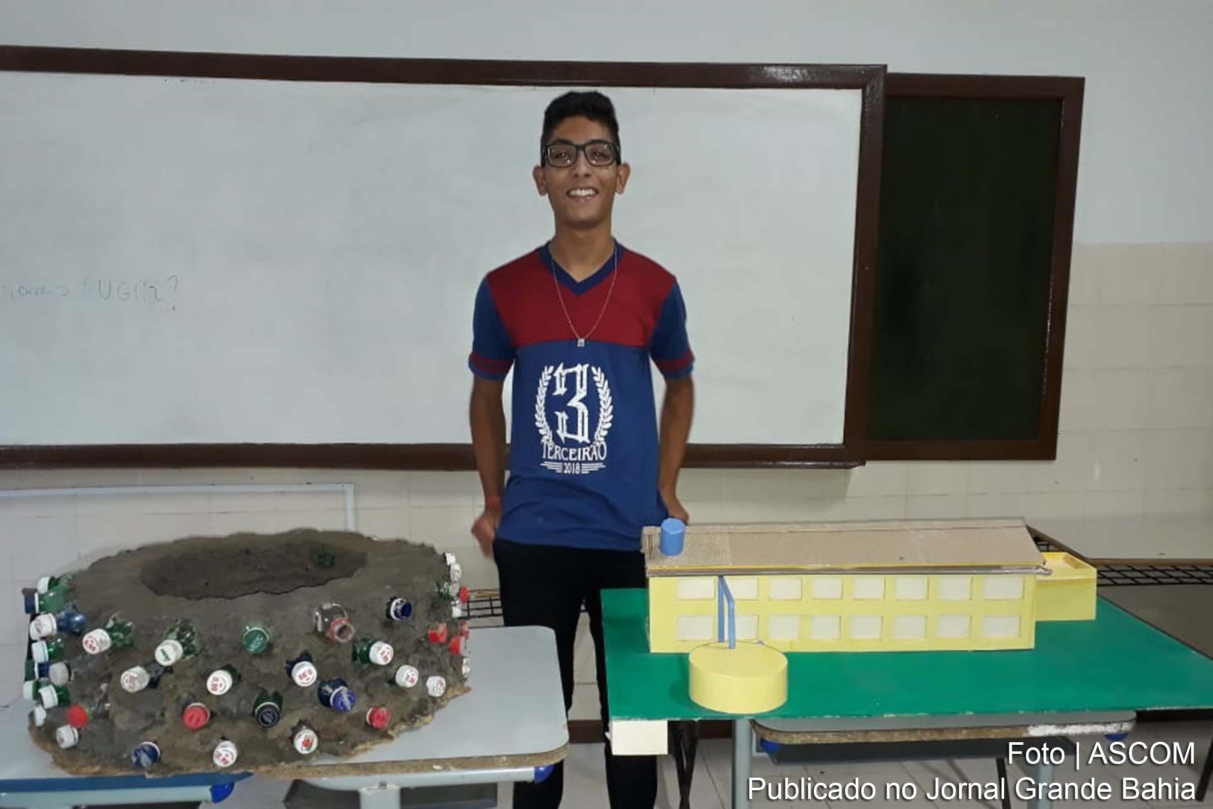 Estudante Sandro Lúcio Rocha, 17 anos, do 3º ano, ganhou o 2º lugar no XXIX Prêmio Jovem Cientista, na categoria ‘Estudante do Ensino Médio’.