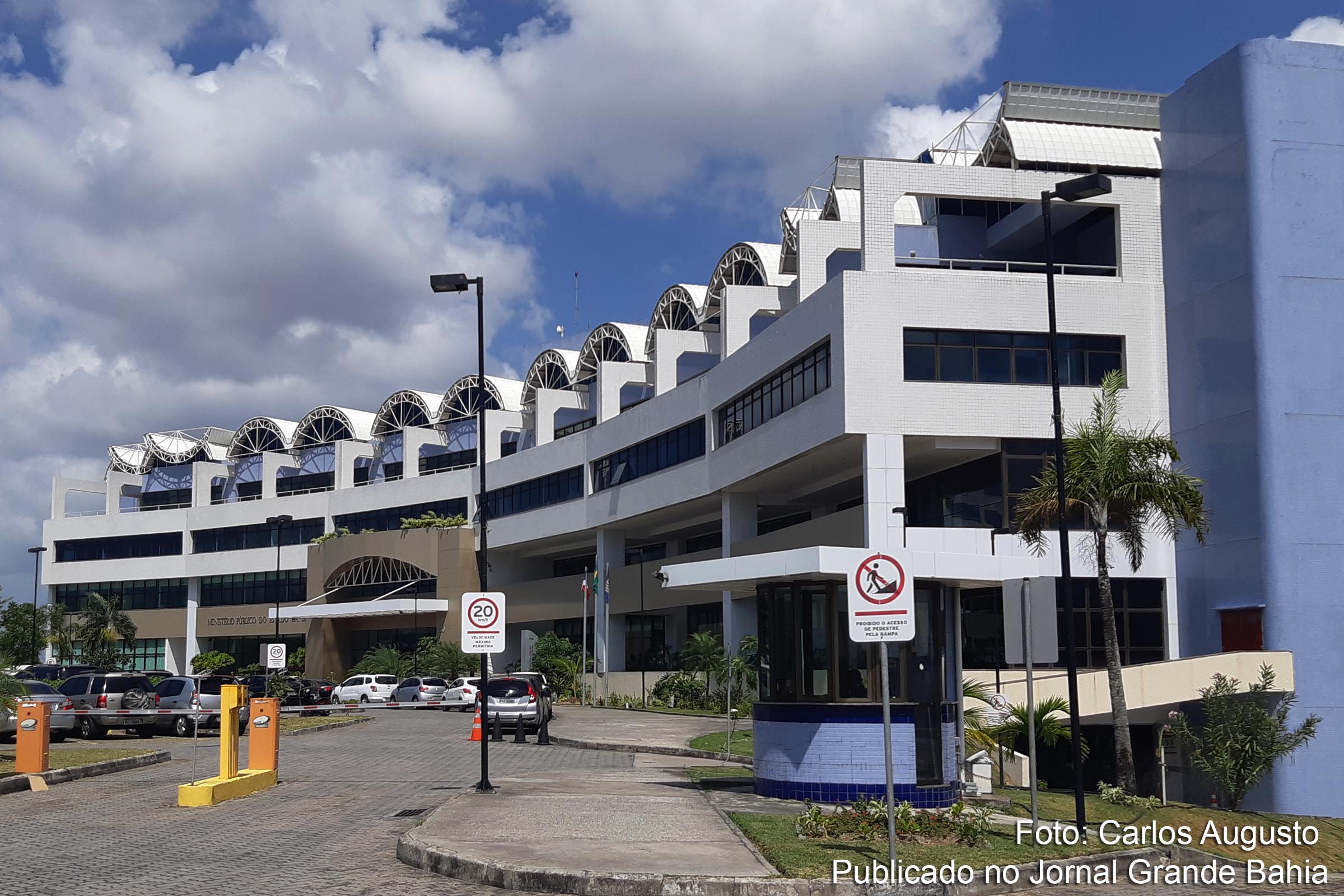 Fachada da sede do Ministério Público do Estado da Bahia (MPBA).