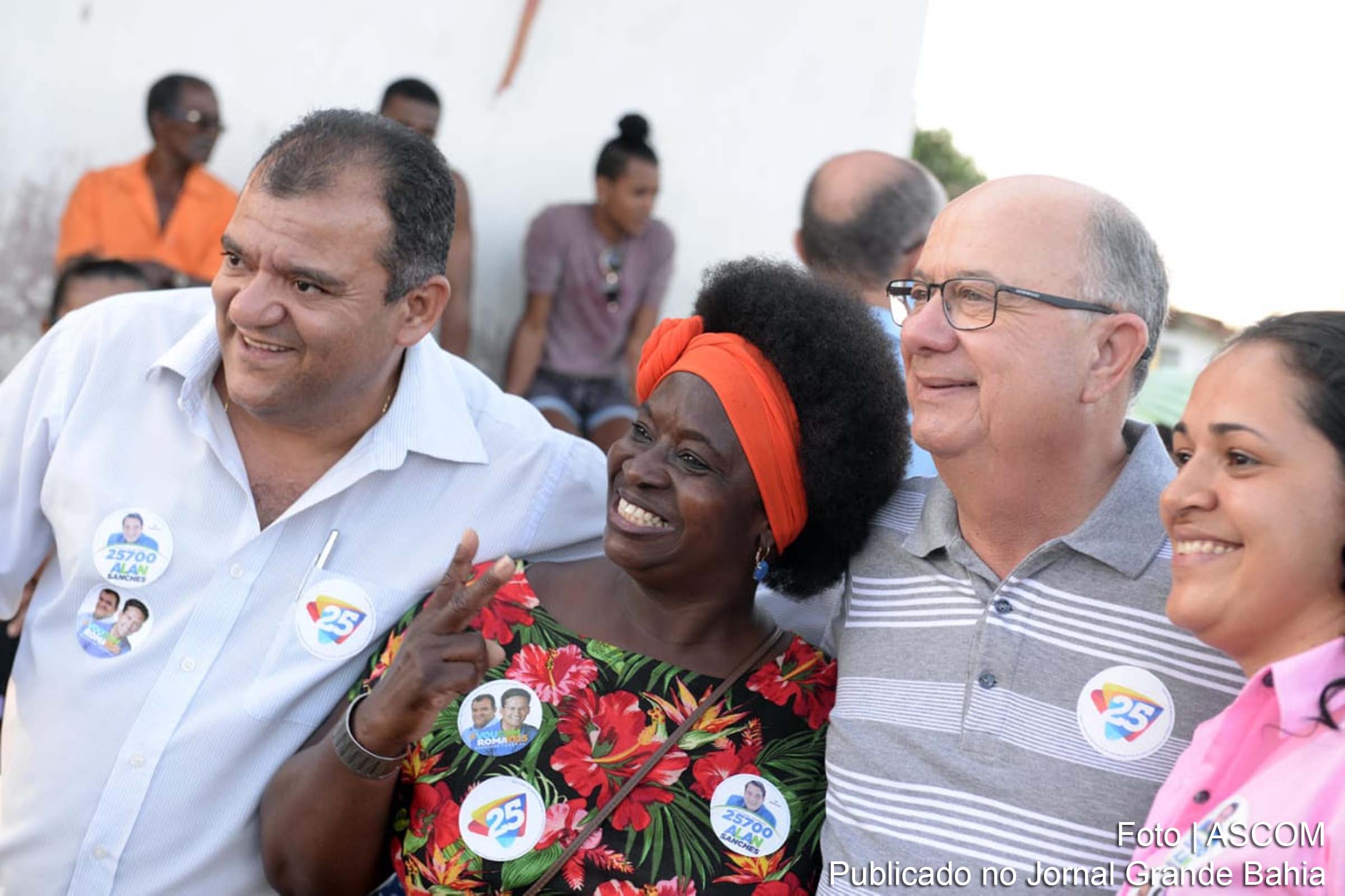 José Ronaldo participa de ato de campanha no interior do estado.