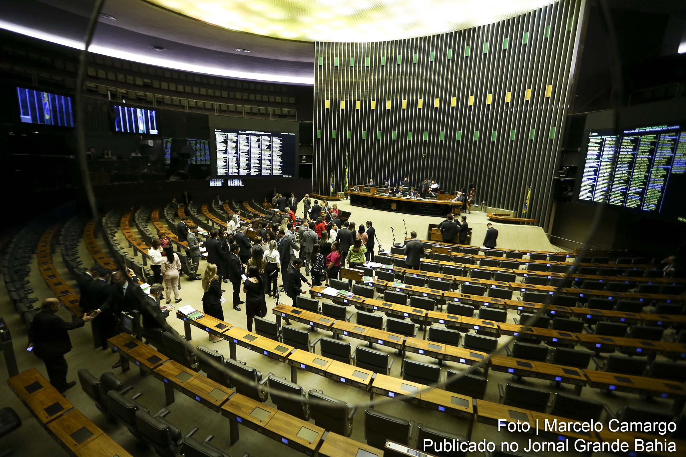 Dois terços dos 513 deputados federais eleitos e reeleitos no domingo (07/10/2018) são empresários e profissionais liberais, segundo levantamento do Diap.