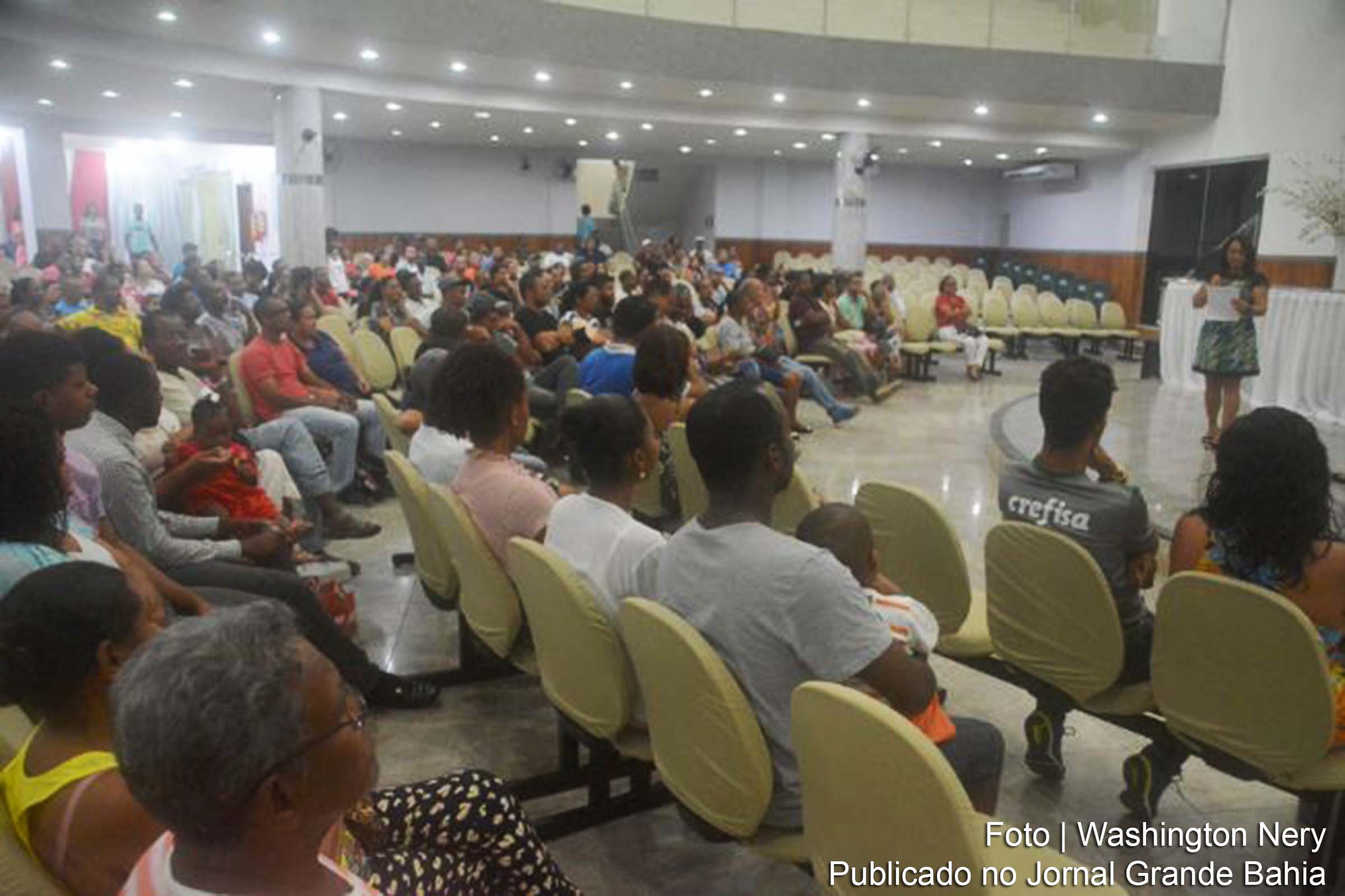 Reunião realizada na Igreja do Avivamento Bíblico orientou participantes e organizadores de casamento coletivo.