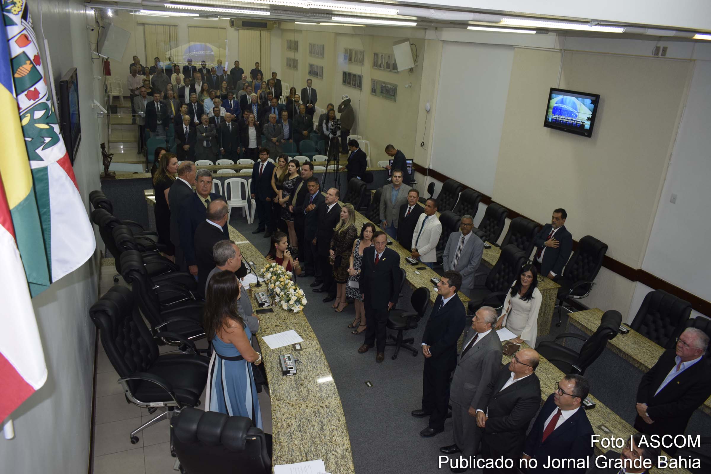 Administradores foram homenageados na Câmara Municipal, com a Comenda Maria Quitéria e o Título de Cidadão Feirense.