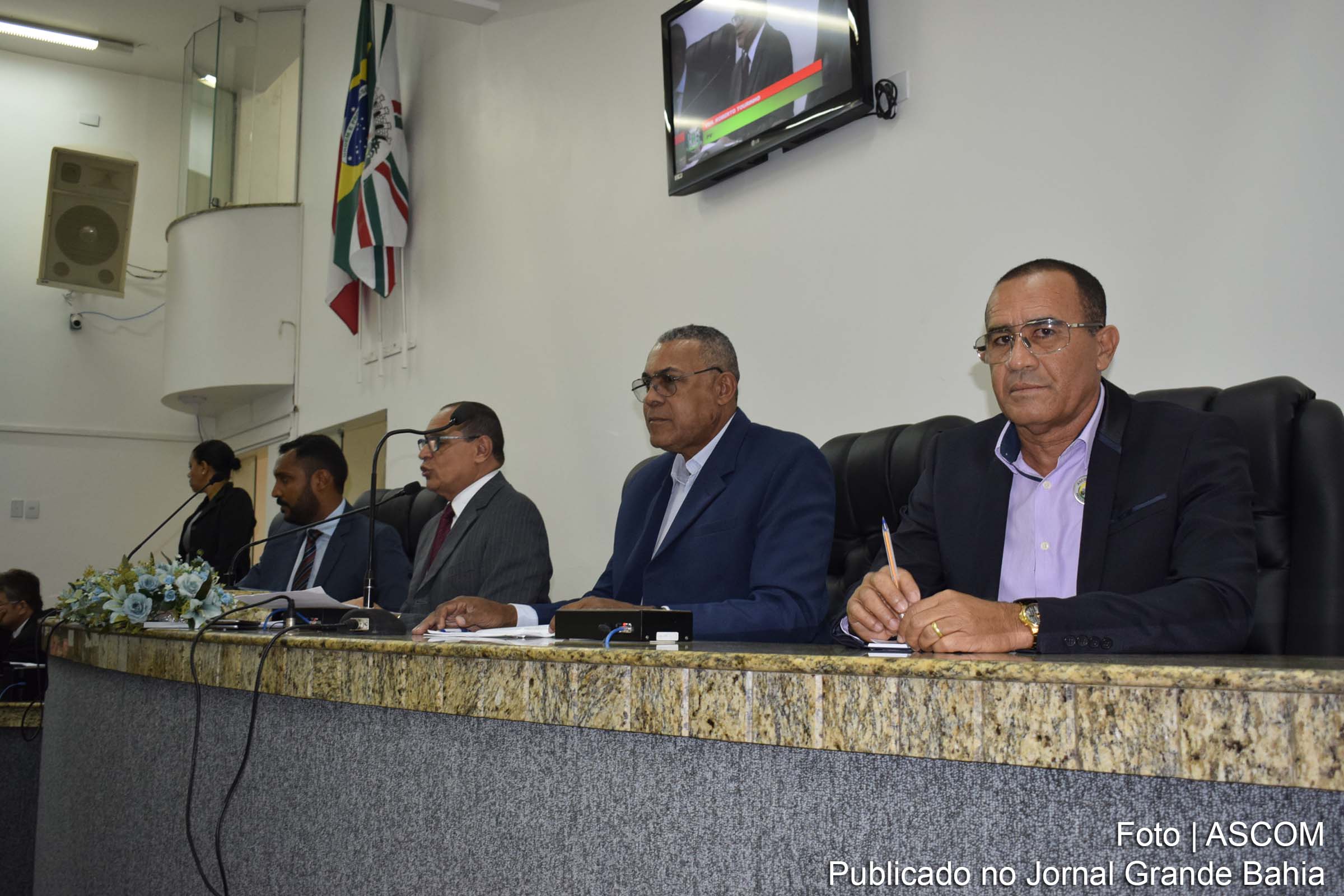 Câmara Municipal promove audiência pública para discutir a retirada de ônibus da zona rural.