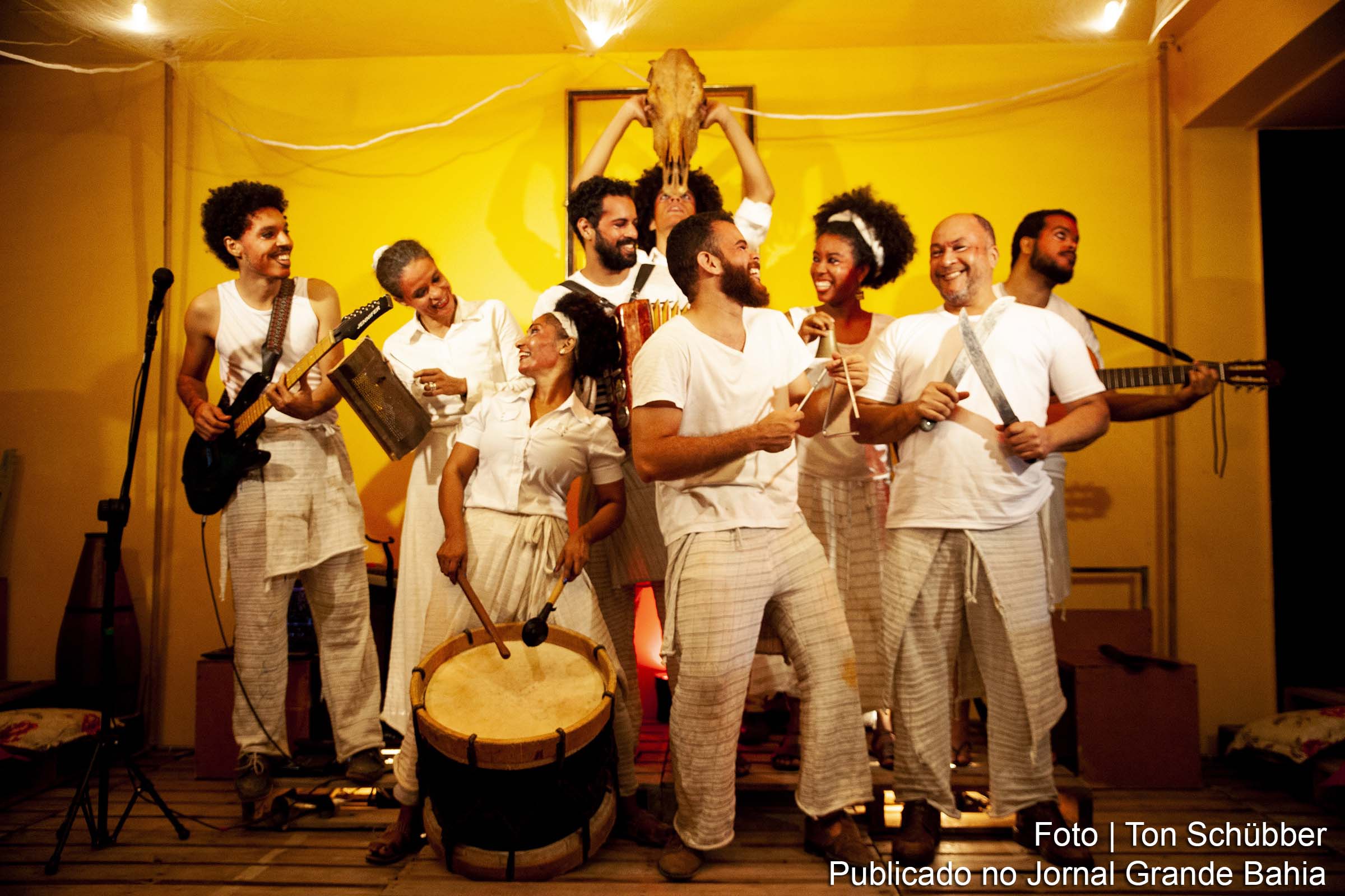 A Outra Companhia de Teatro apresenta o espetáculo 'Sertão'.
