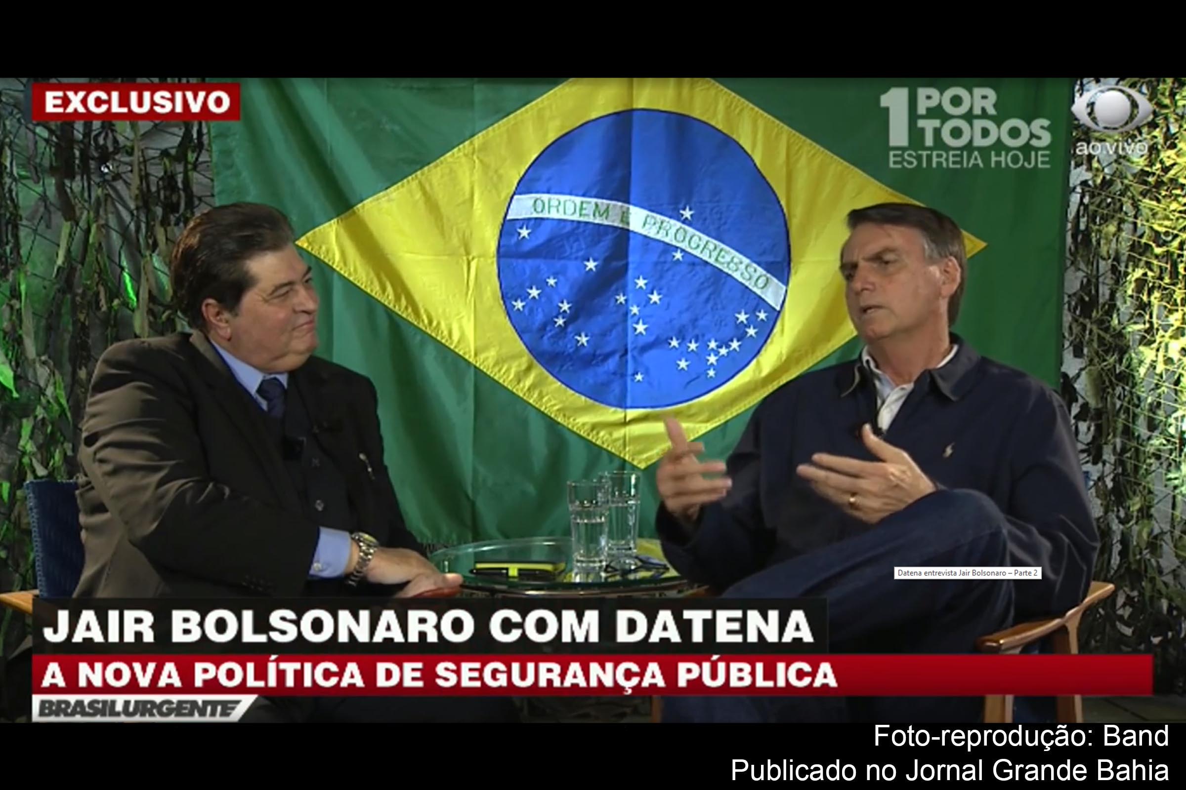 Presidente eleito Jair Bolsonaro critica ENEM e diz que prova deve cobrar conhecimentos úteis; Político tem formação simplória para opinar sobre educação