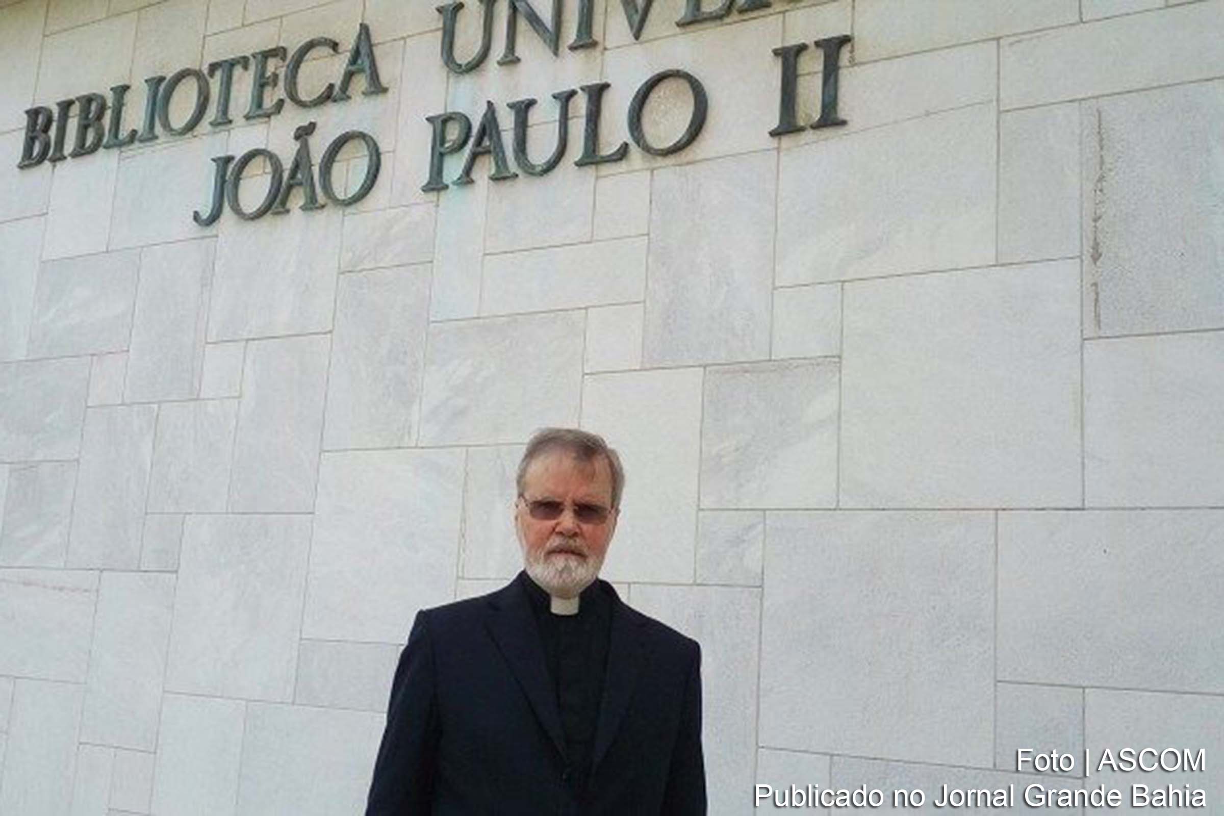Papa Francisco “trouxe um ar fresco” e “tocou o coração das pessoas”, diz padre Peter Stilwell, Reitor da Universidade Católica de Macau