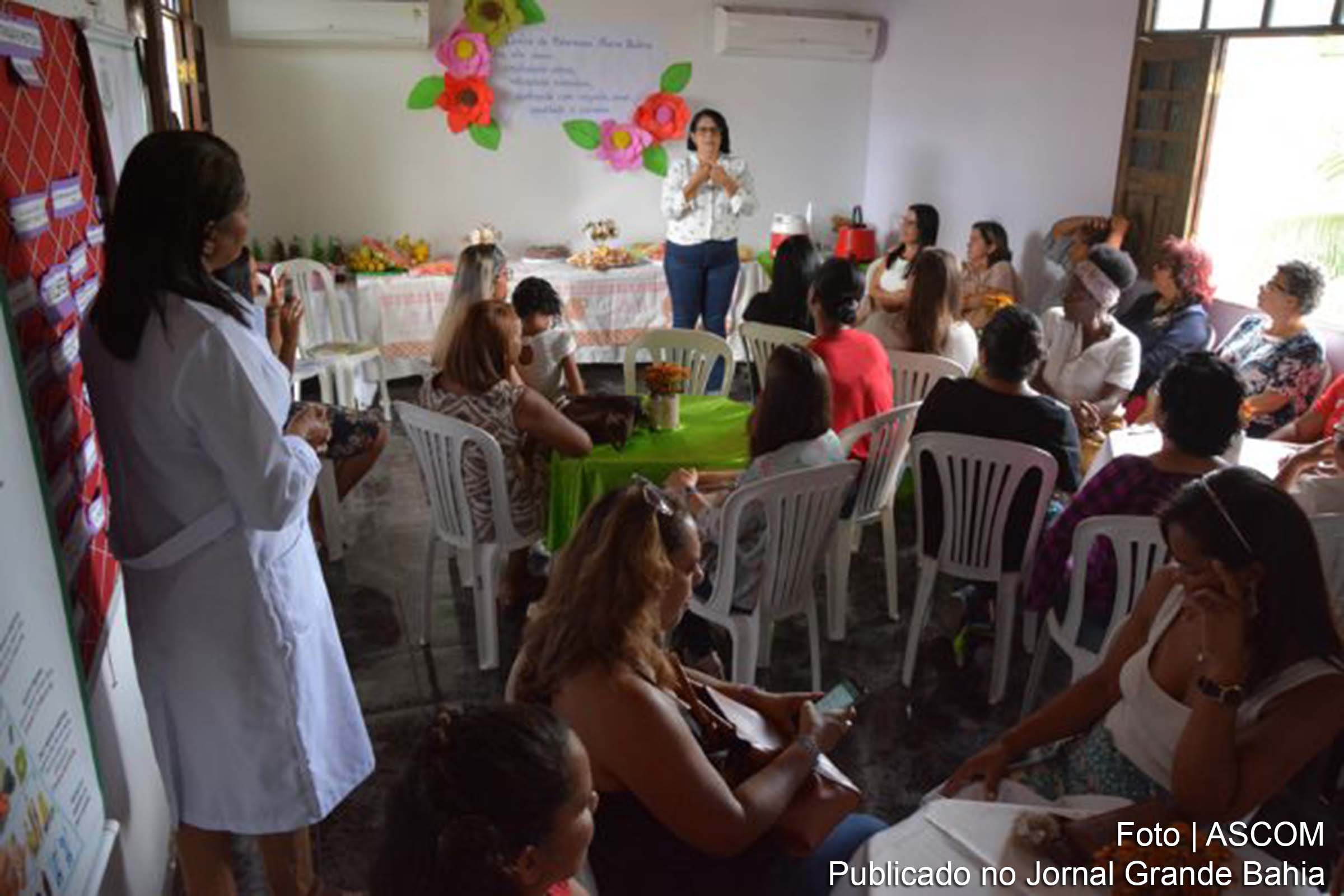 Palestra sobre alimentação saudável é realizada no Centro de Referência Maria Quitéria.