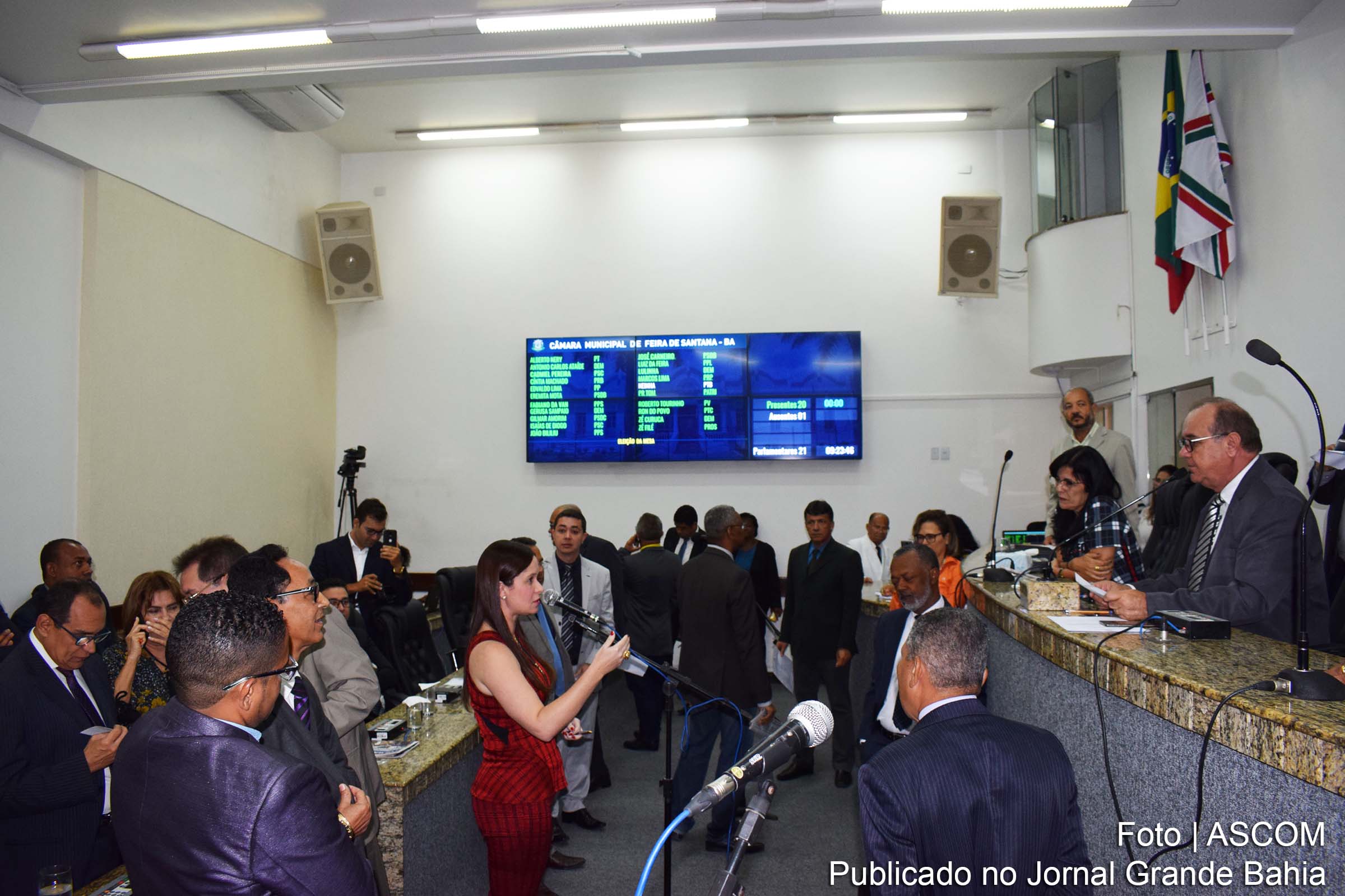 Câmara Municipal realizou a primeira discussão do Projeto de Lei que estima a receita e fixa a despesa do município de Feira de Santana para o exercício financeiro de 2019.