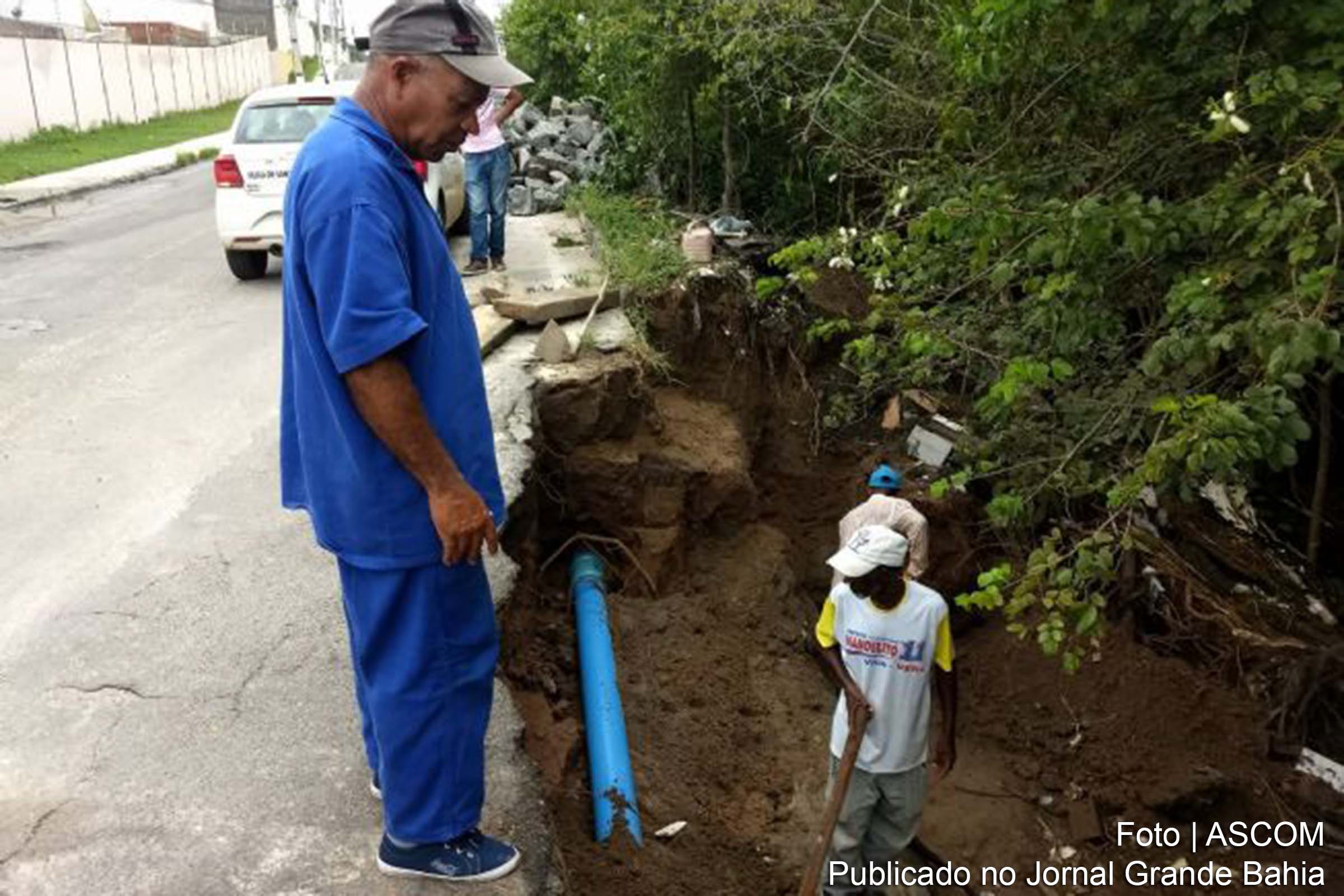 SEDUR inicia trabalho de desobstrução de caixas e galerias de água pluvial, em Feira de Santana.