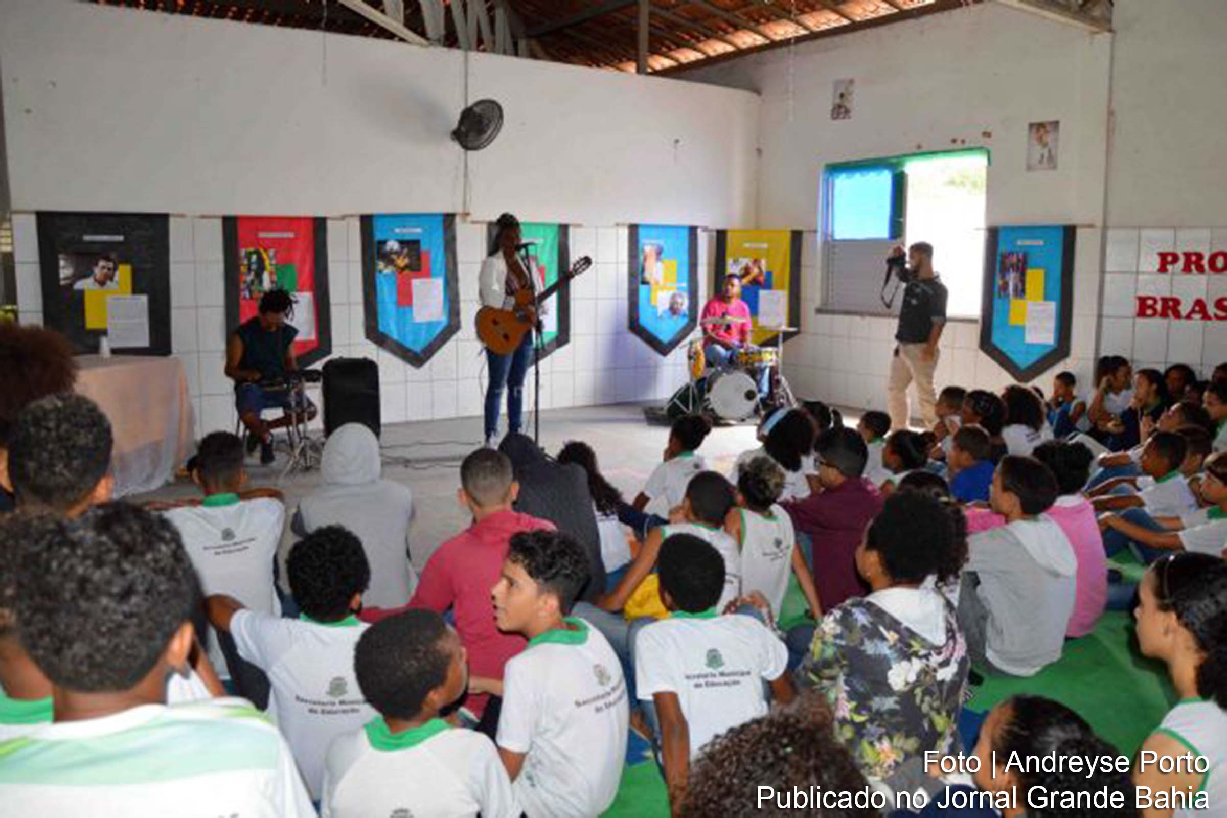 7ª edição do Projeto Faces da África Brasil foi marcada pela presença da cantora feirense, Paula Sanffer.