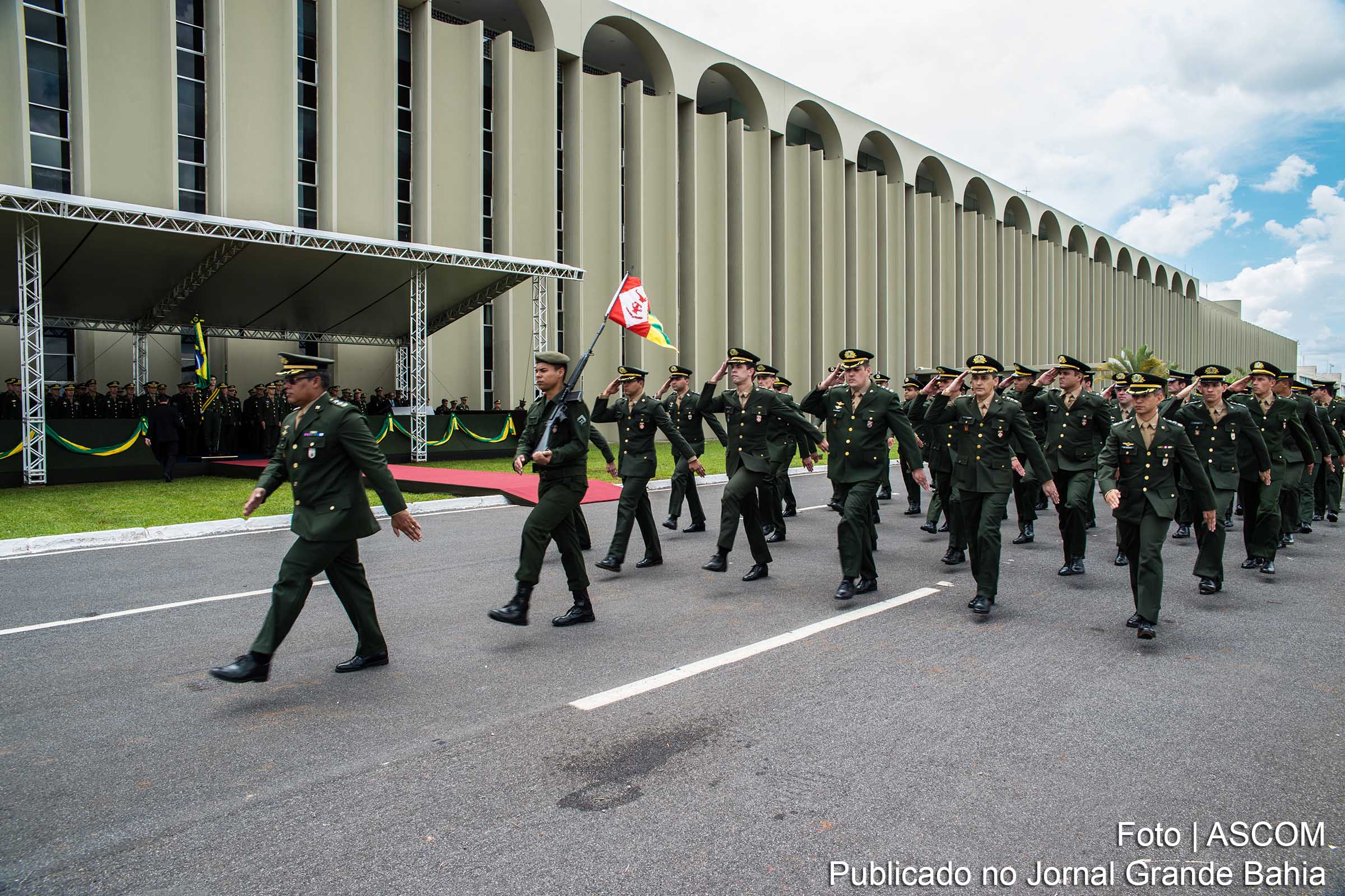 Militares mantêm coesão e mandam recado ao STF.