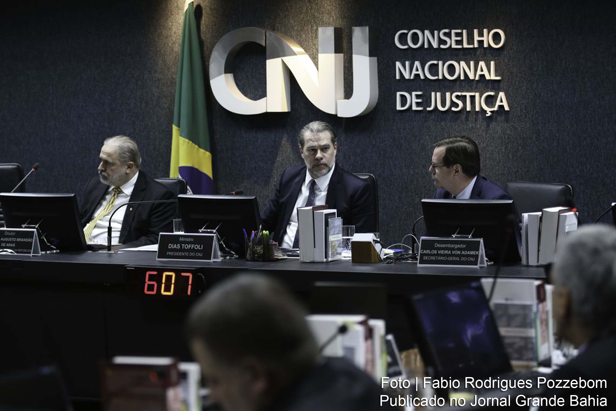 Pagamento de auxílios a juízes precisará de aval do CNJ.