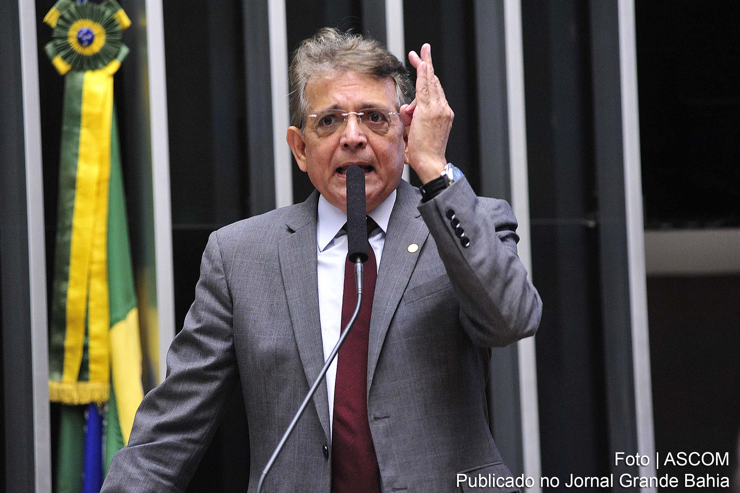 Deputado Pauderney Tomaz Avelino.