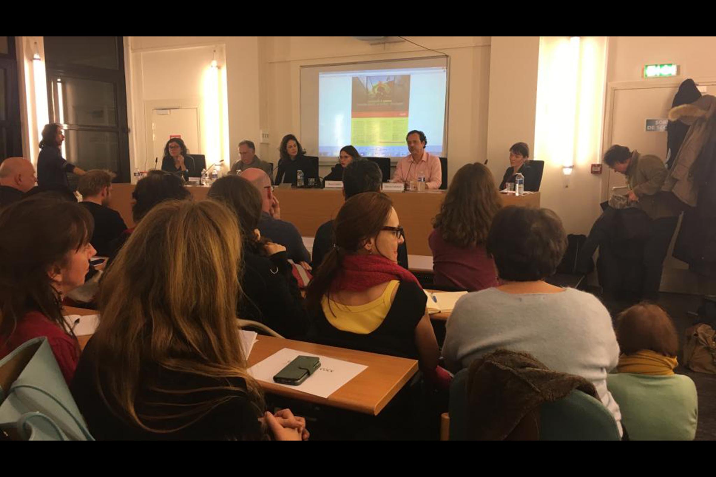 Ato de criação da rede Solidariedade França Brasil teve plateia lotada no anfiteatro do Instituto de Altos Estudos da América Latina (IHEAL), em Paris, em 18 de janeiro de 2019.