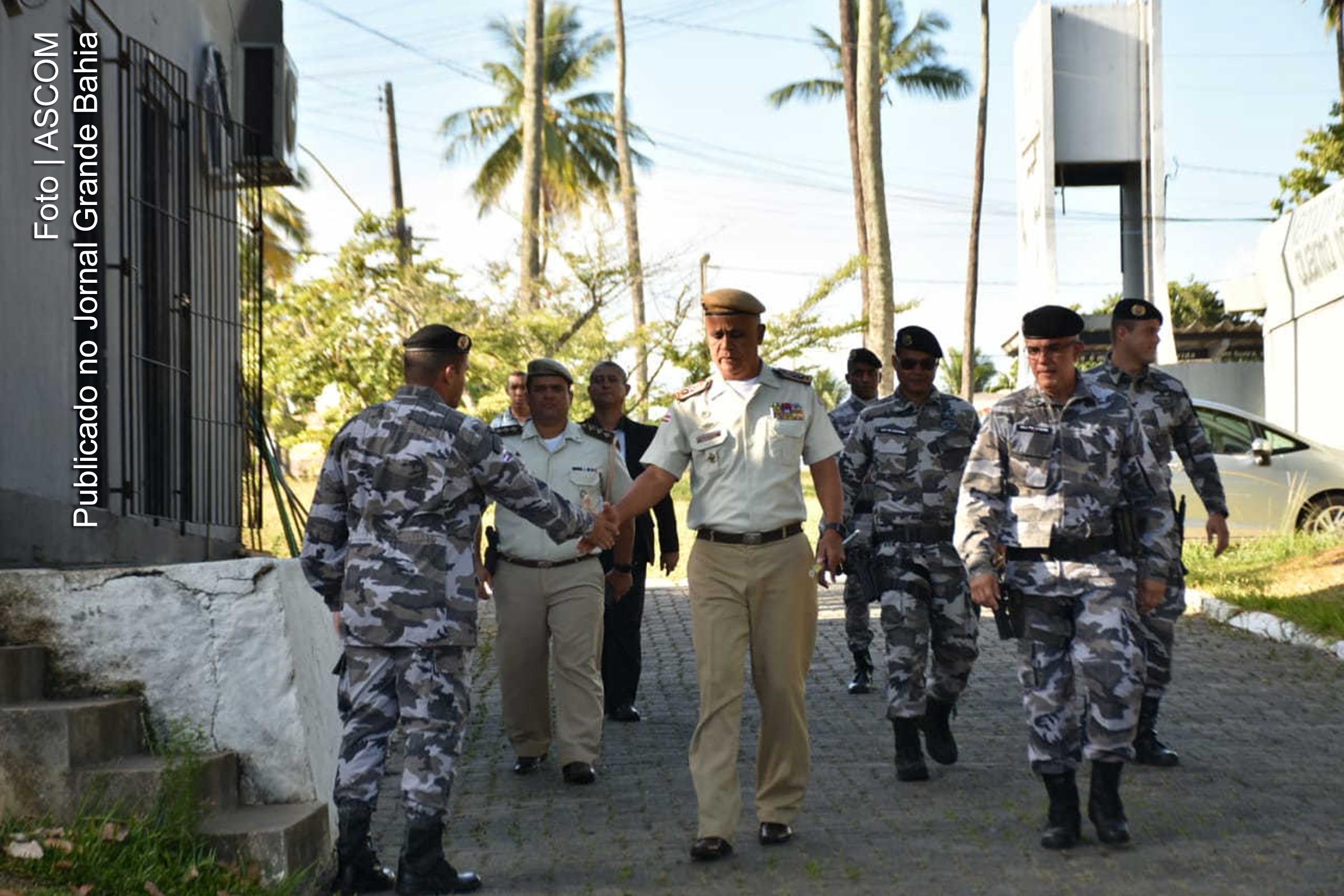 Comandante Geral da PMBA recepciona militares que atuaram no Ceará.