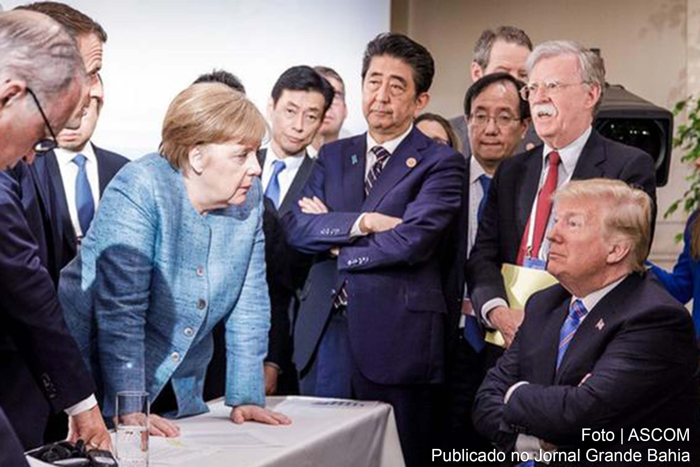 A foto que rodou o mundo: os líderes do G7 e Trump, de braços cruzados, em junho de 2018.