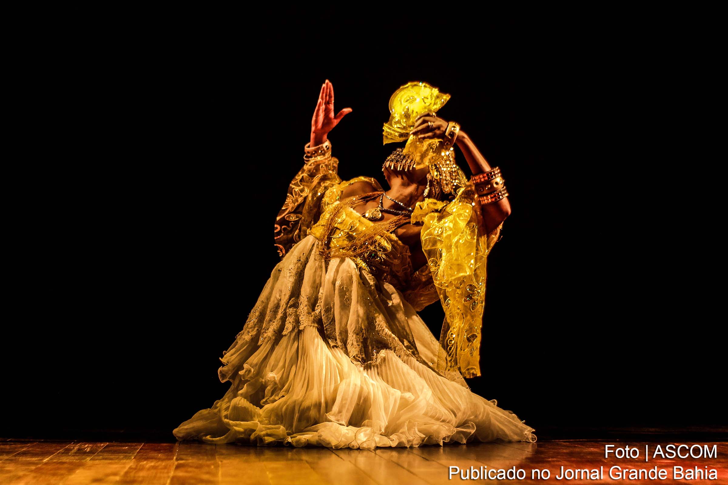 IV Mostra Integrada com tema Cotidiano Ancestral põe em prática todo o conhecimento e técnicas adquiridas pelos alunos, ao longo das aulas nos cursos de Produção Cultural, Maquiagem, Iluminação, Dança, Teatro e Fotografia.