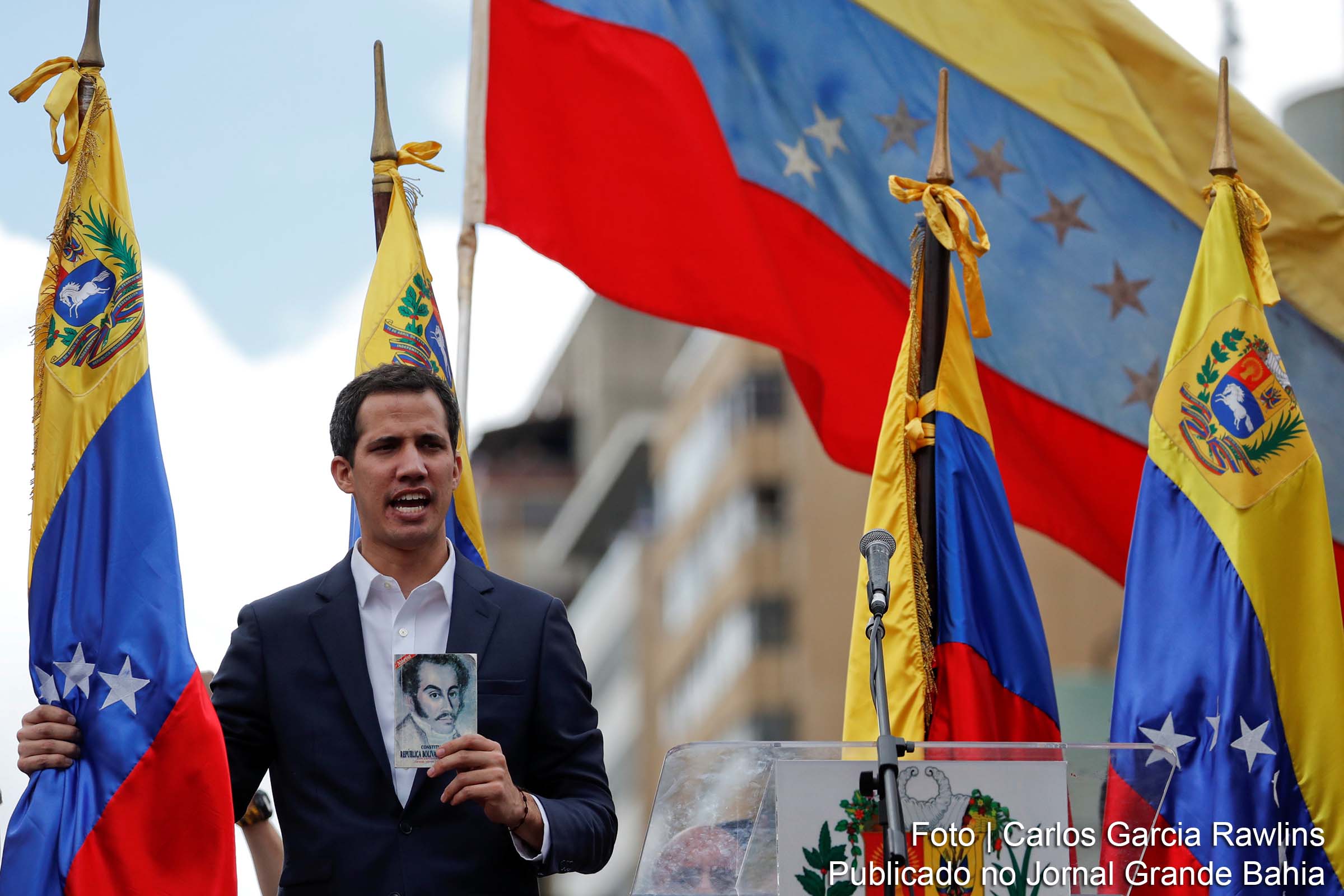 Juan Guaidó, presidente da Assembleia Nacional da Venezuela, declarou-se presidente interino do país.
