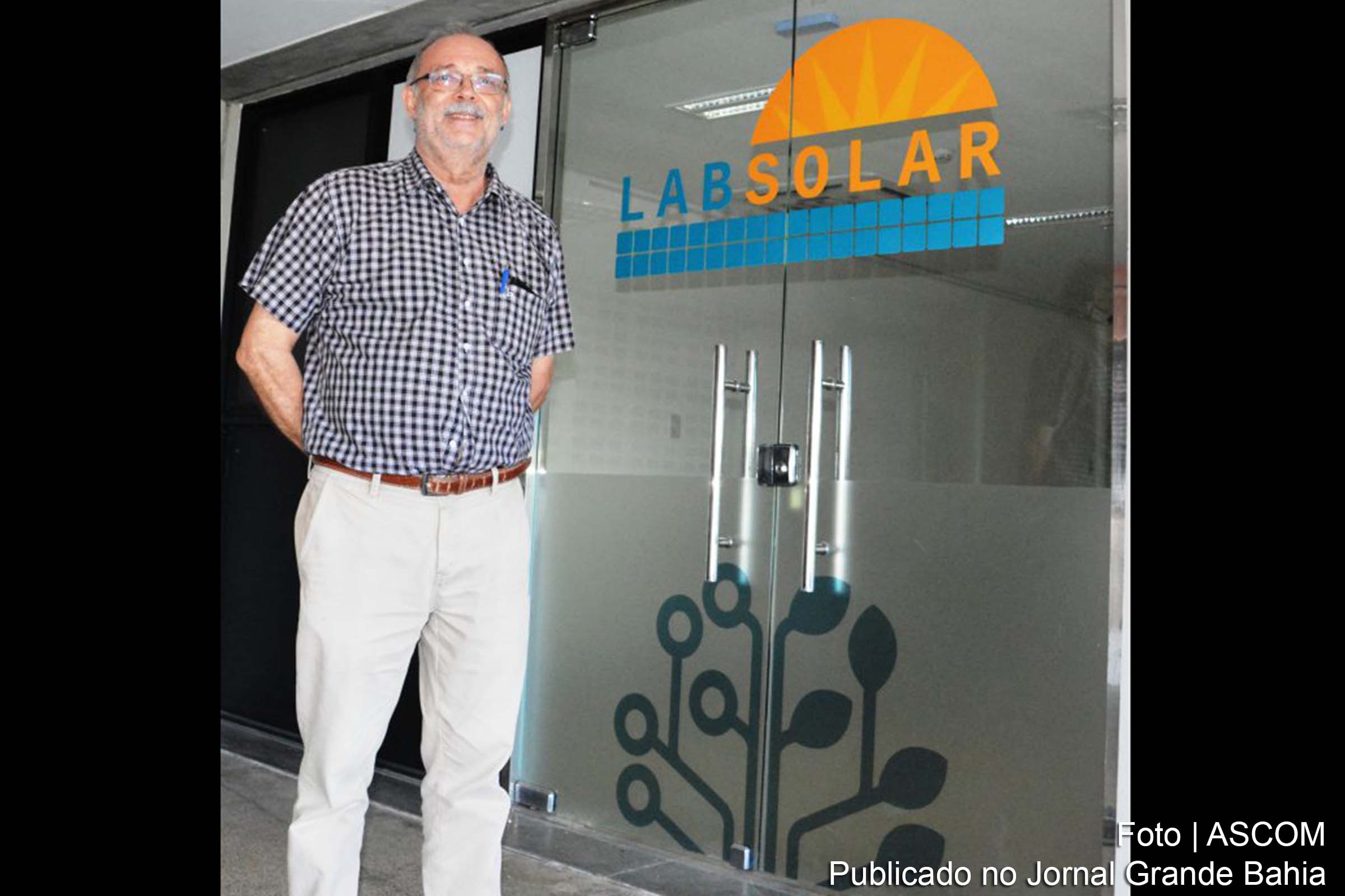 O professor Denis David, do Instituto de Física, é o coordenador do LabSolar, no Parque Tecnológico.