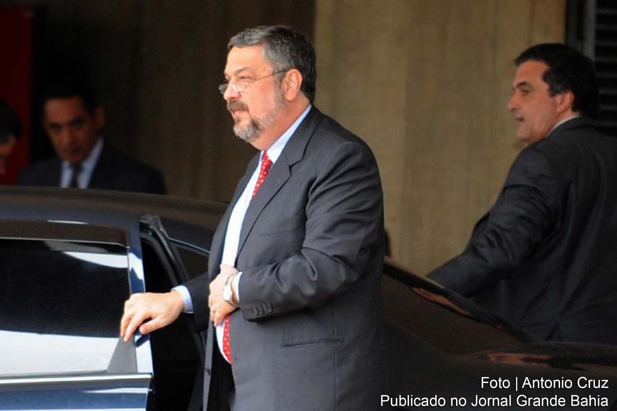Ex-ministro Antonio Palocci Filho é um corrupto confesso condenado pelo Poder Judiciário, no Caso Lava Jato.