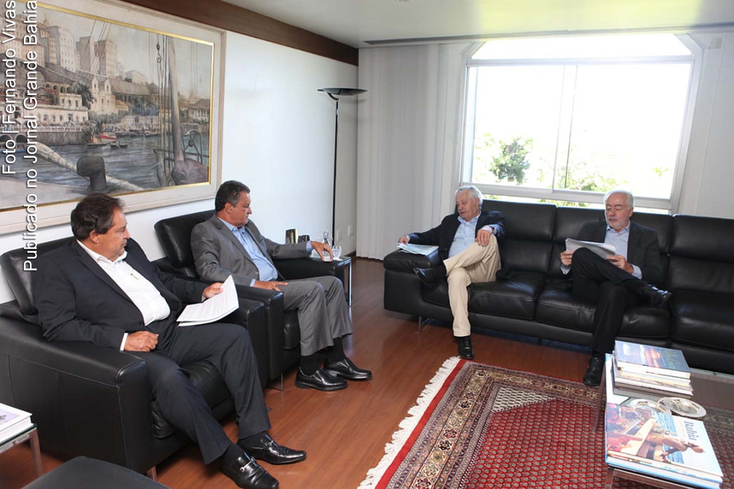 Reunião entre o governador Rui Costa e o diretor-geral da TAP no Brasil, Mário Carvalho, no Centro Administrativo.