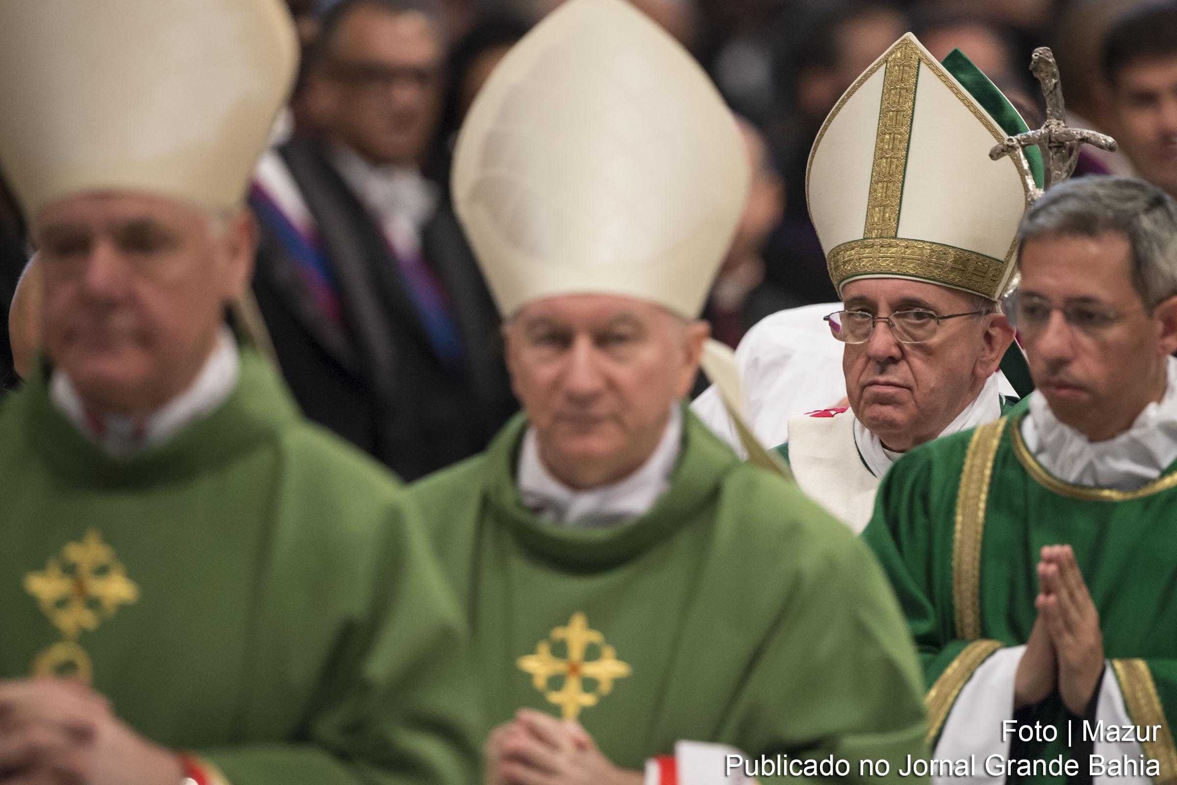 Papa Francisco anuncia medidas para combater abusos contra crianças