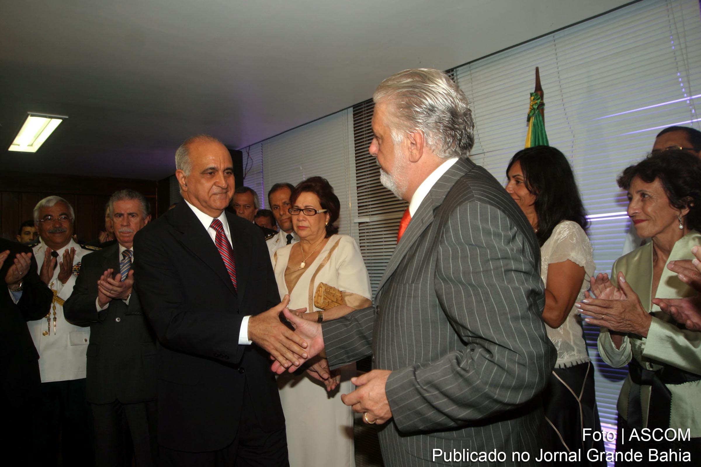 Ao tomar posse, Jaques Wagner promete que Governo da Bahia será direcionado para o tripé educação, saúde e trabalho