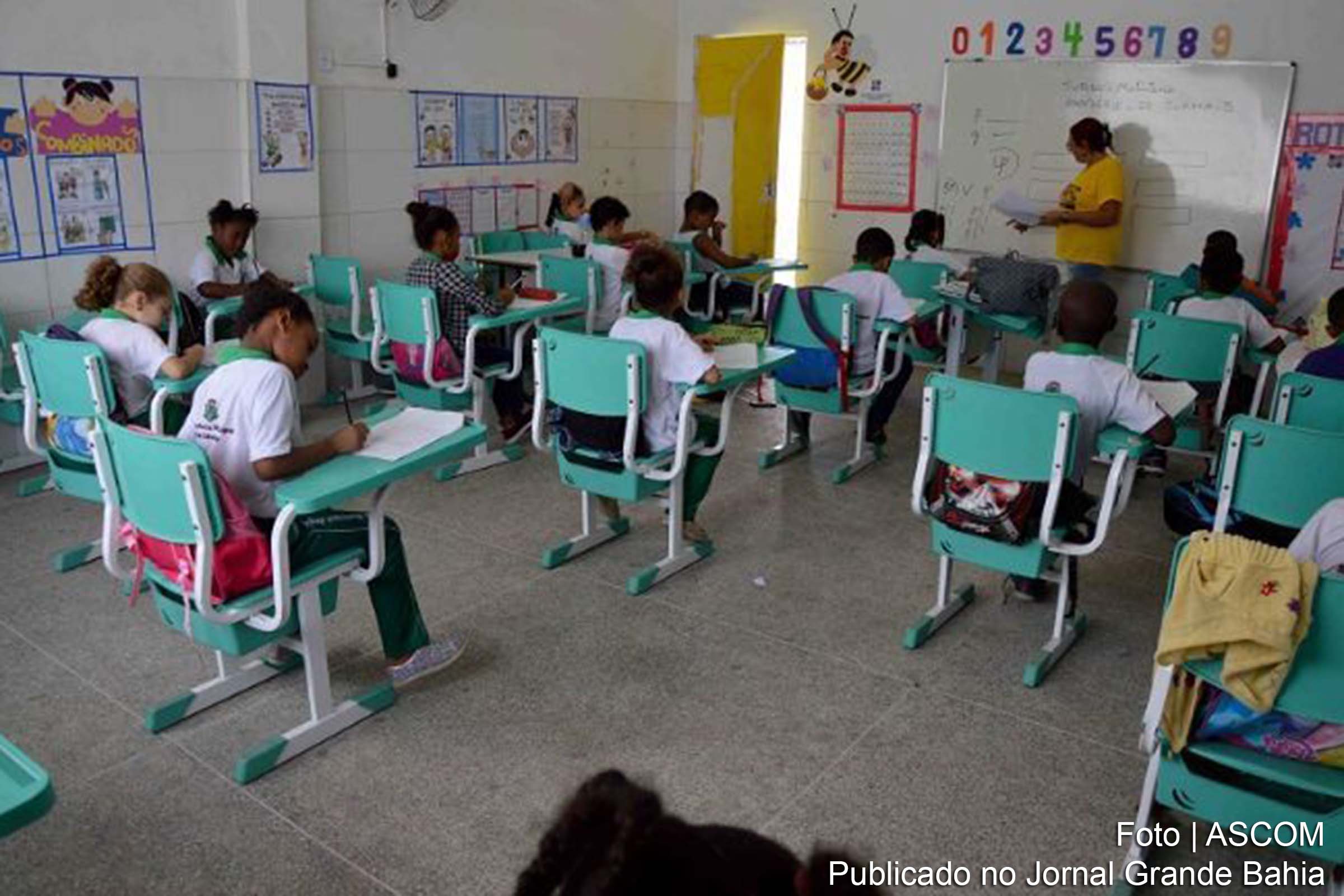 Prefeito Colbert Martins Filho nomeou mais 155 professores aprovados no último concurso público para atuar na Rede Municipal de Educação.