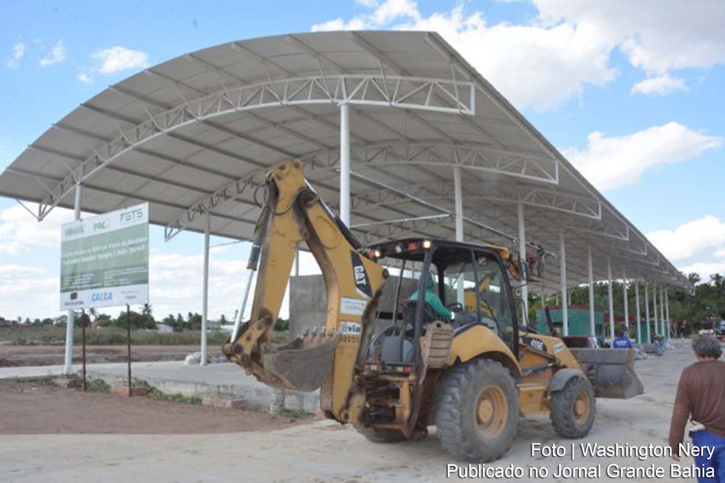 Construção do terminal de embarque e desembarque do BRT de Feira de Santana no Bairro Pampalona.