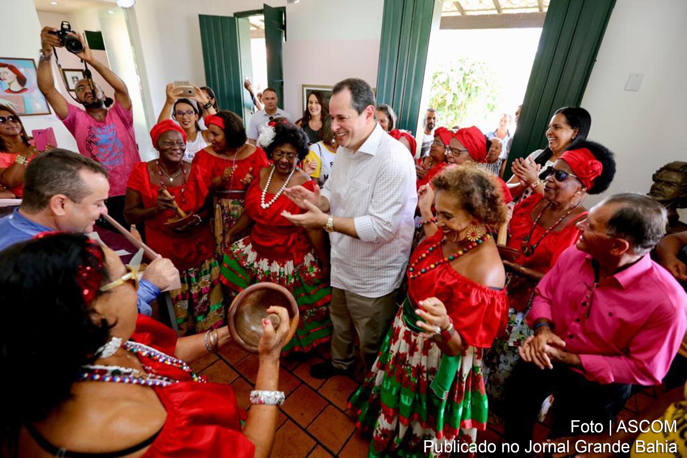 Deputado Nelson Leal participa dos festejos pelos 172 anos de nascimento do poeta Castro Alves, em Cabaceiras do Paraguaçu.
