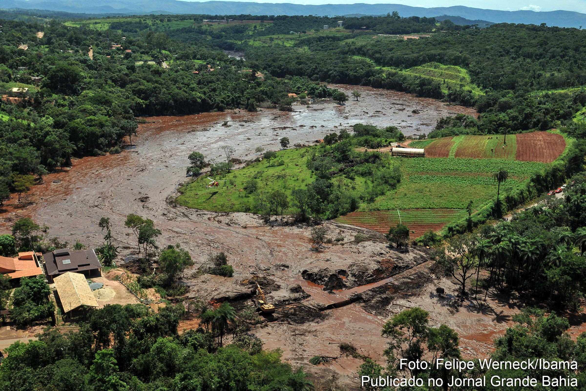 Imagem aérea da devastação humana e ambiental provocada por falhas na manutenção de barragem a montante da empresa Vale, em Brumadinho, Minas Gerais, registro realizado em 1º de fevereiro de 2019.