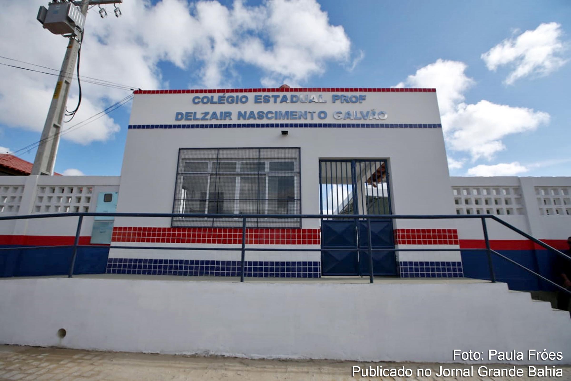 Fachada do Colégio Estadual Professora Delzair do Nascimento Galvão, em Lajedinho.